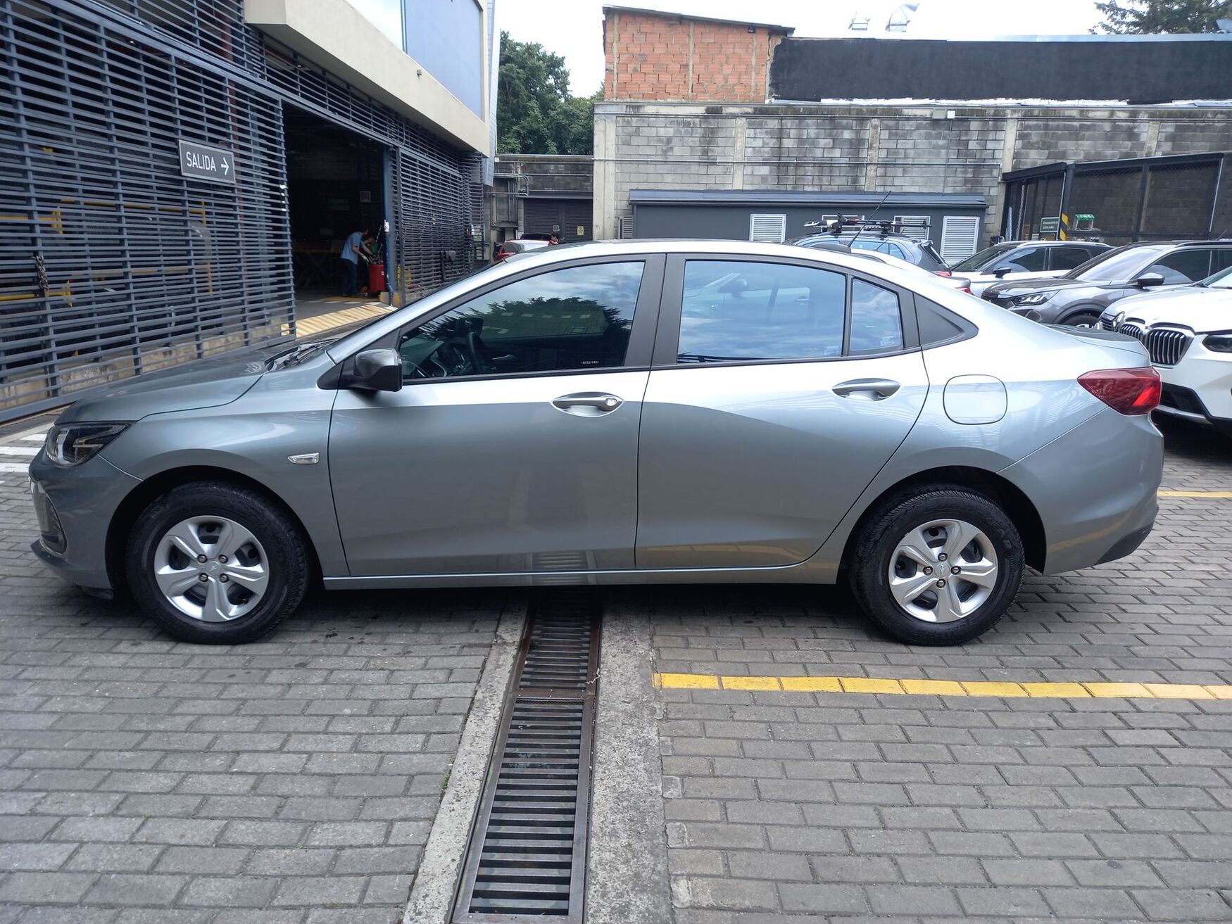 Chevrolet - Onix - 2025 image number 6
