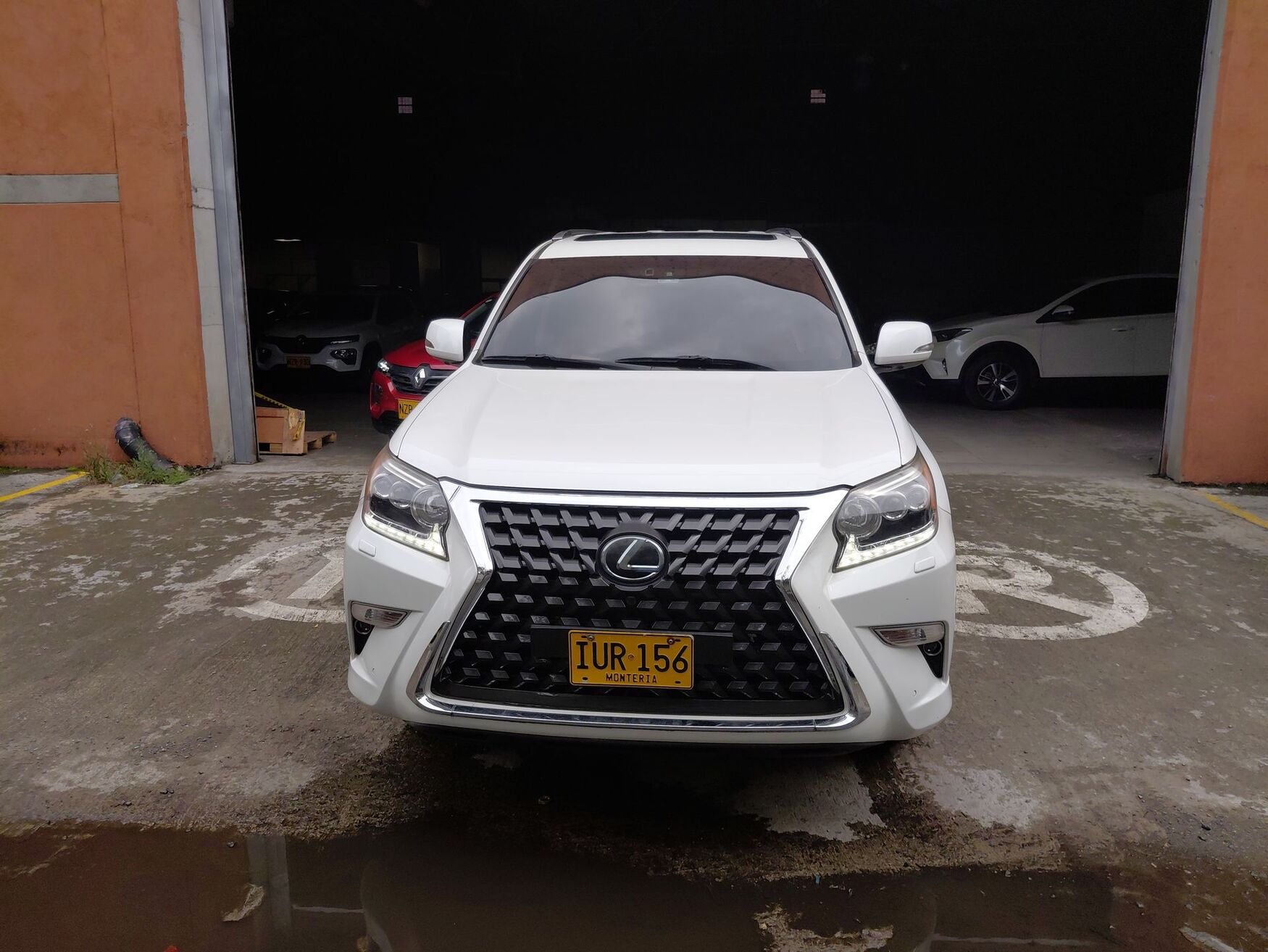 Lexus - GX 460 - 2016 image number 4