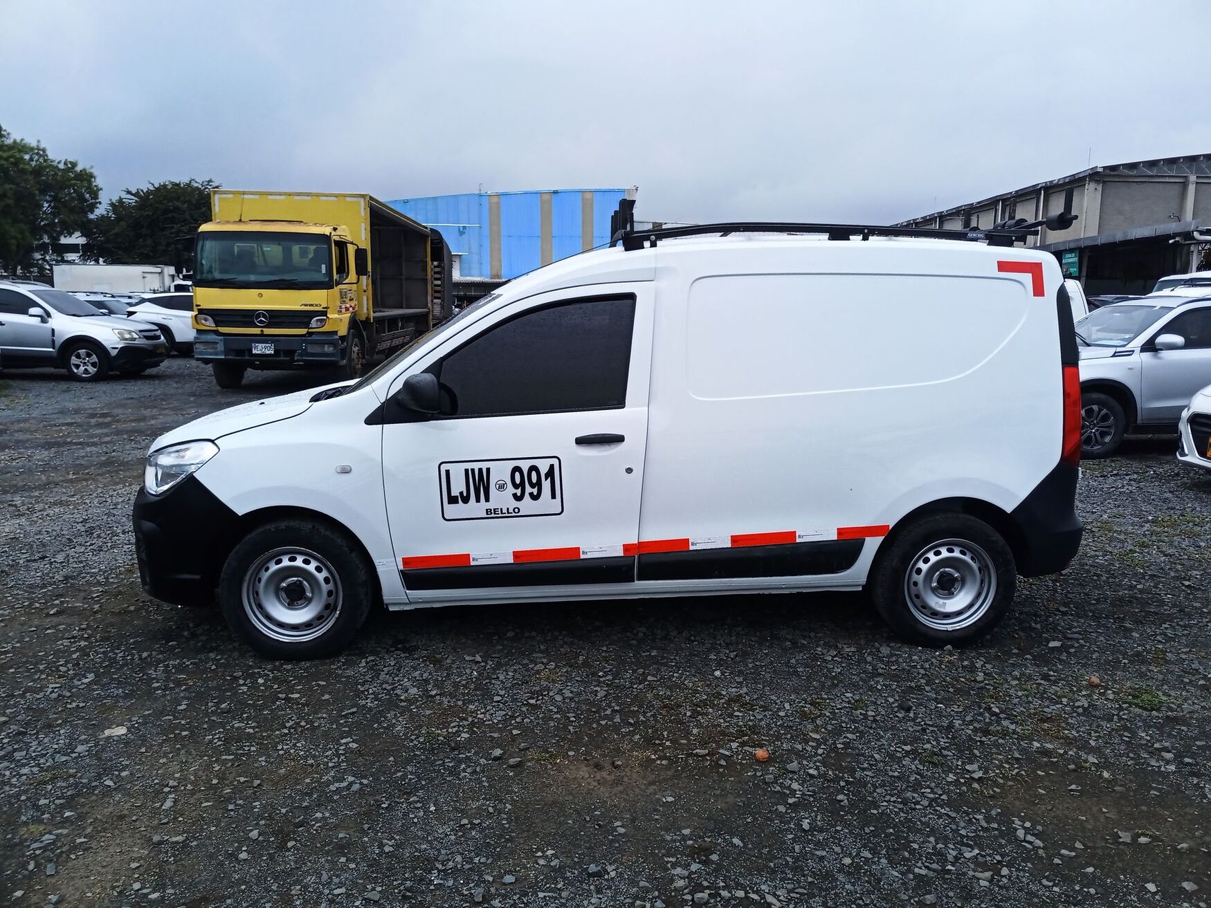 Renault - Kangoo - 2023 image number 6