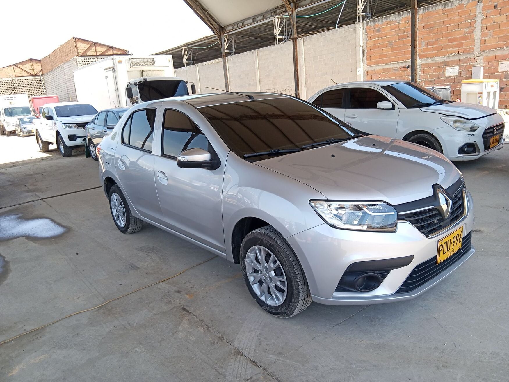 Renault - Logan - 2026 image number 1