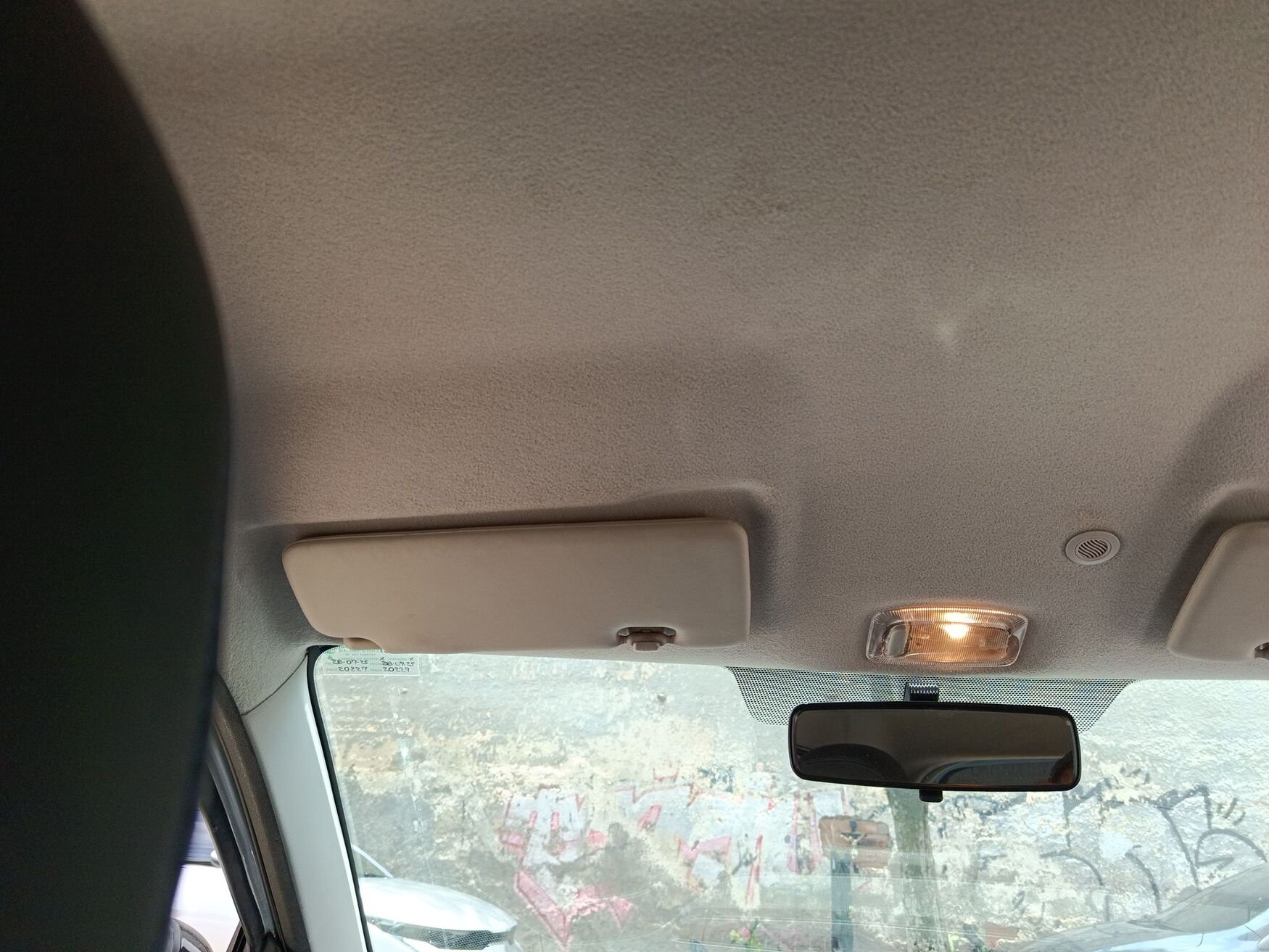 Renault - Kwid - 2025 image number 2