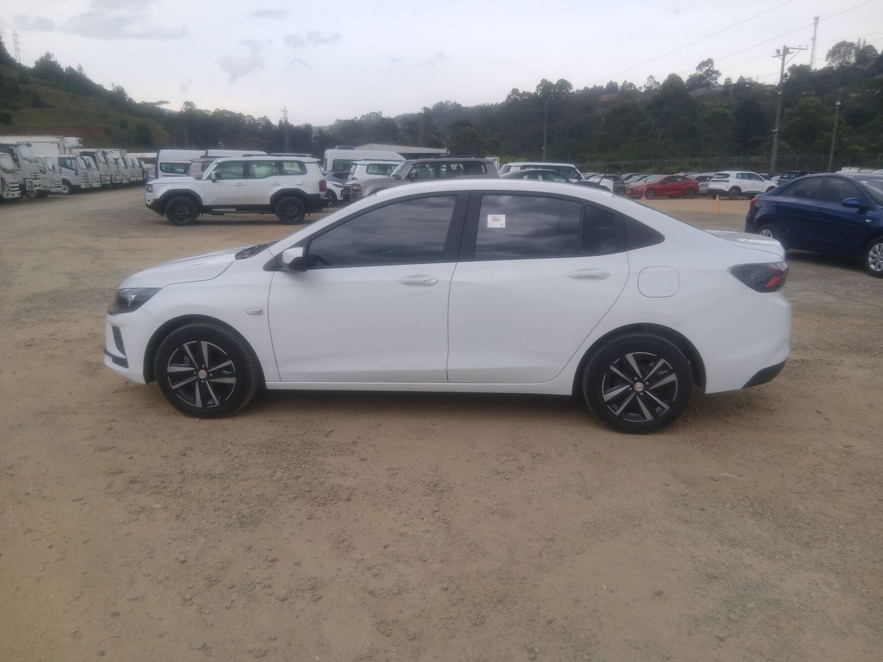 Chevrolet - Onix - 2026 image number 6