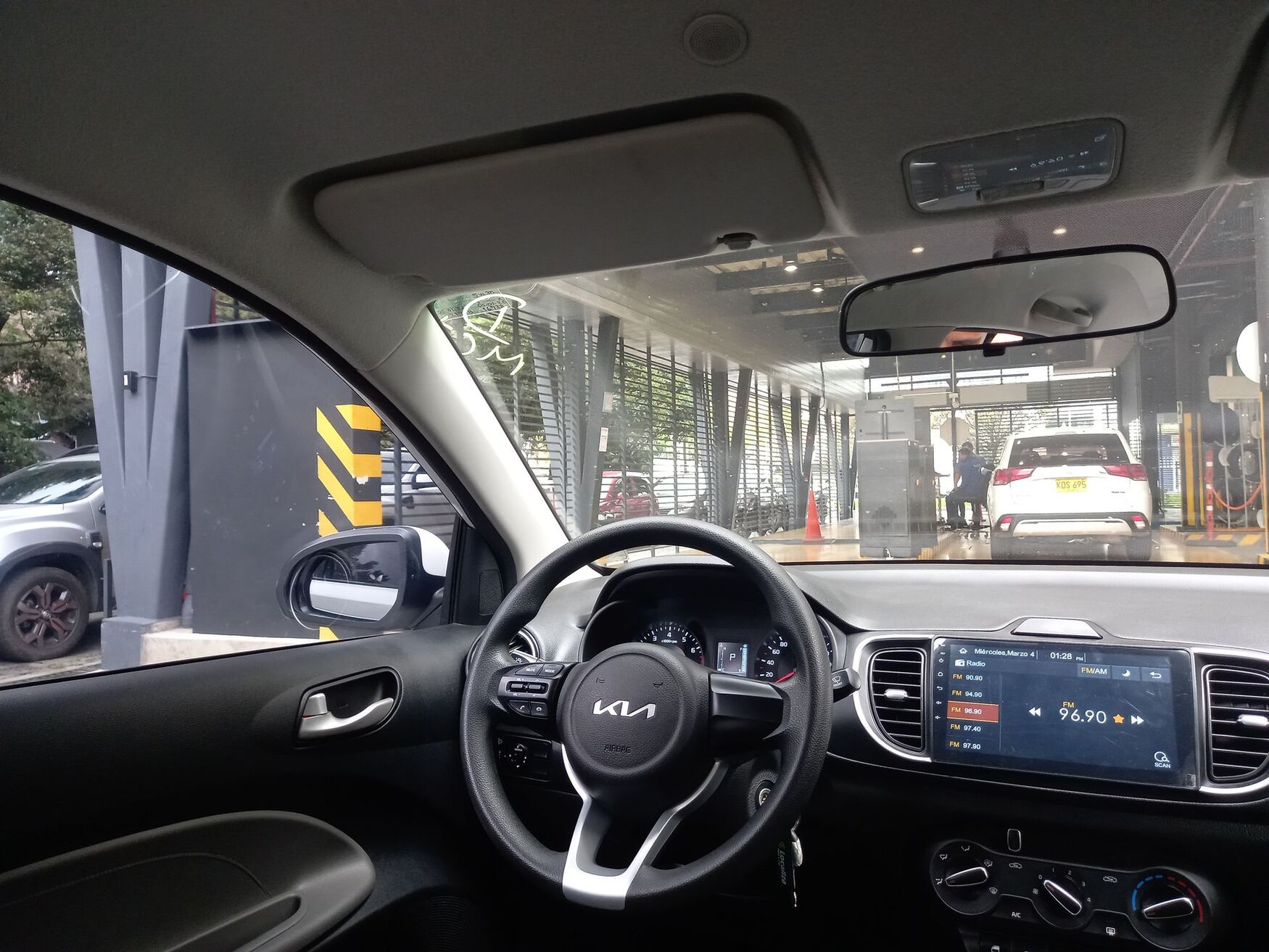 Kia - Soluto - 2025 image number 2