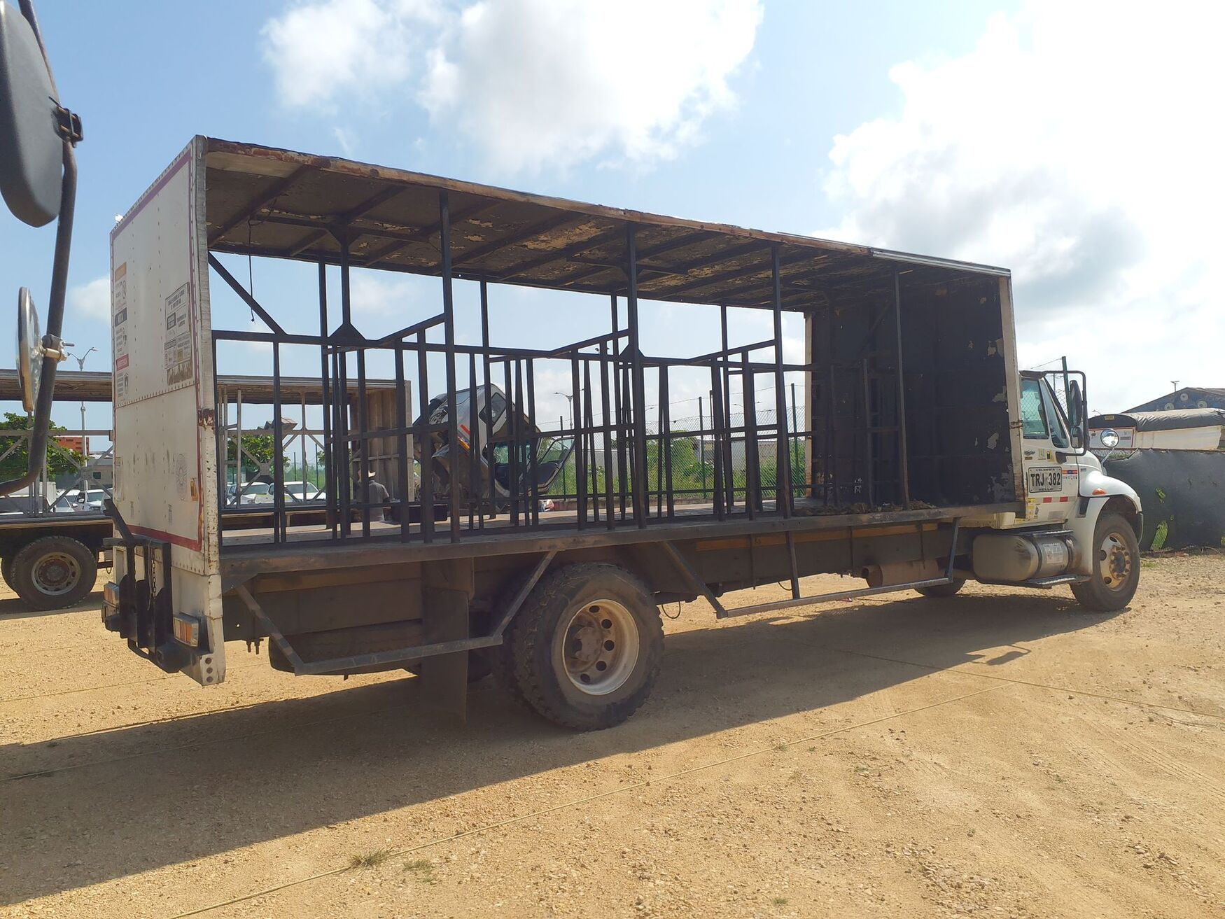 International - 4300 - 2012 image number 9