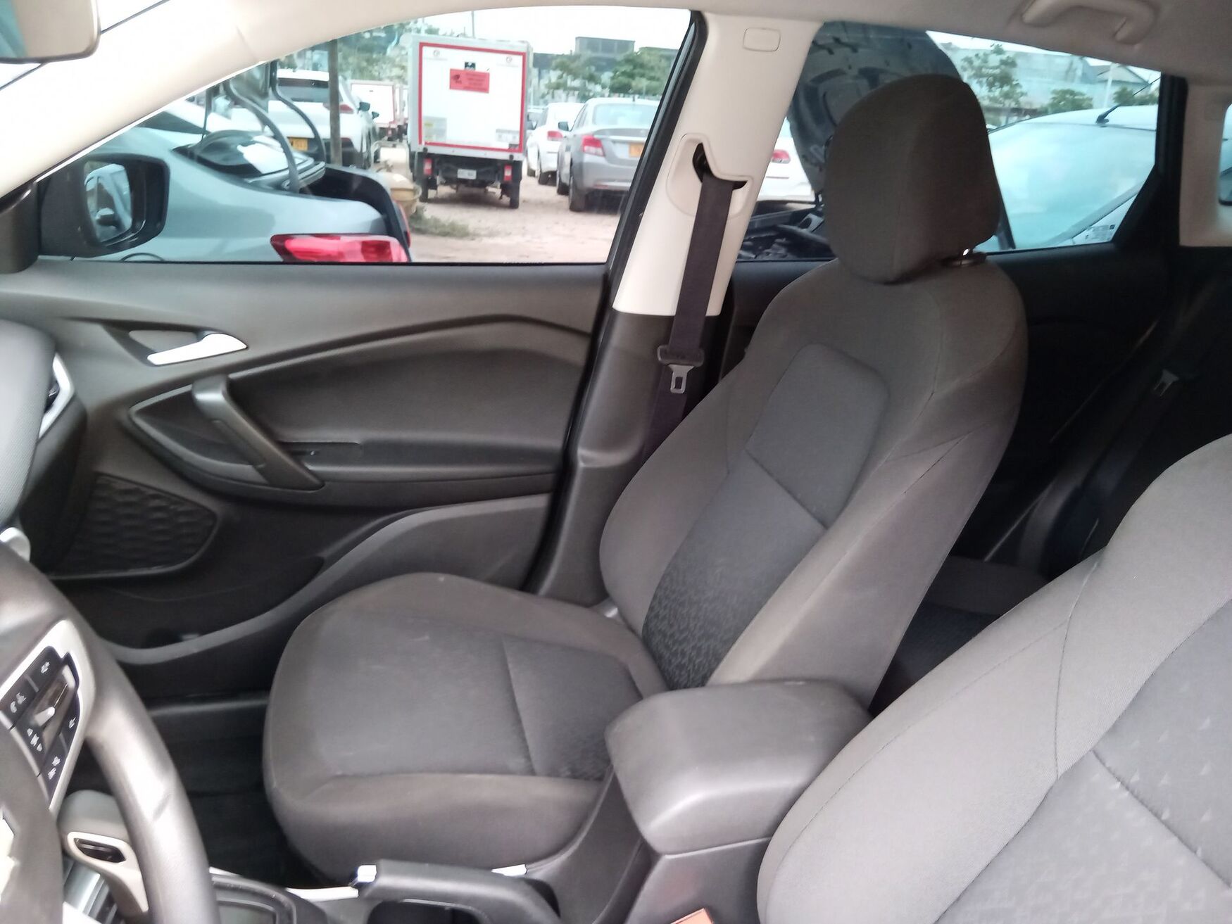 Chevrolet - Tracker - 2025 image number 2