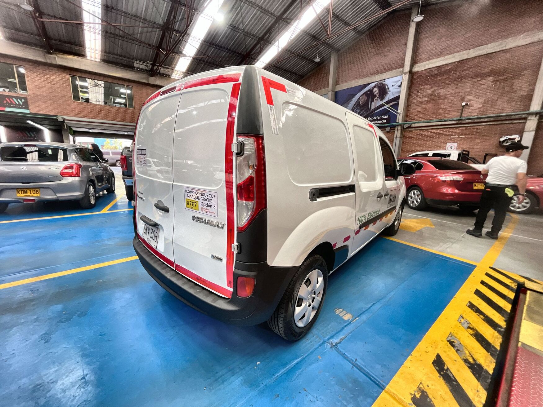 Renault - Kangoo ZE - 2020 image number 9
