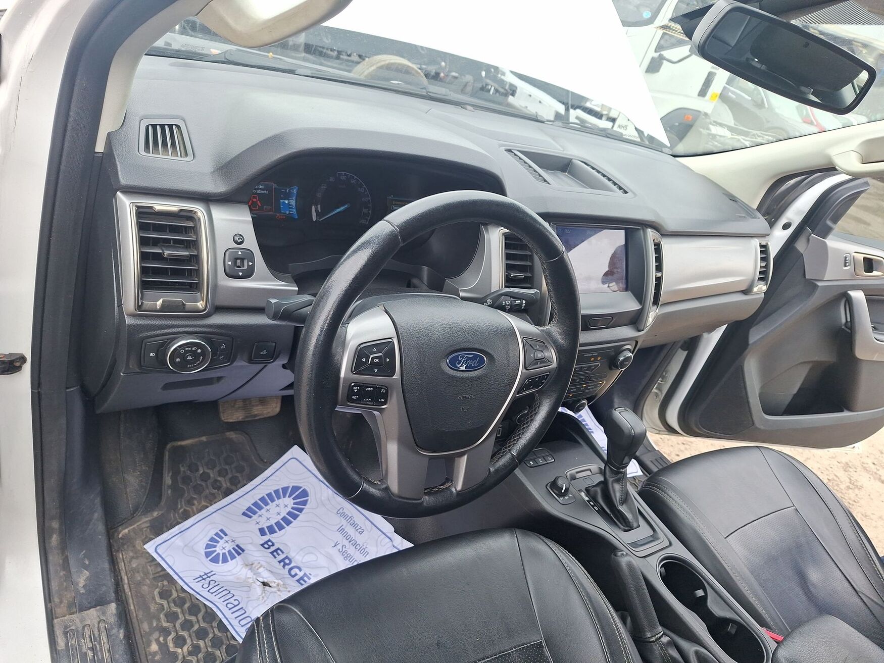 Ford - Ranger - 2023 image number 11