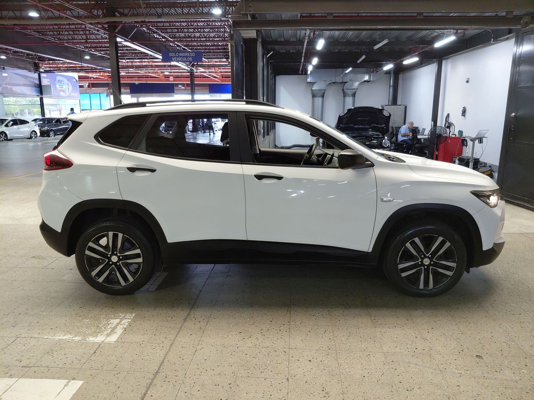 Chevrolet - Tracker - 2025 image number 10