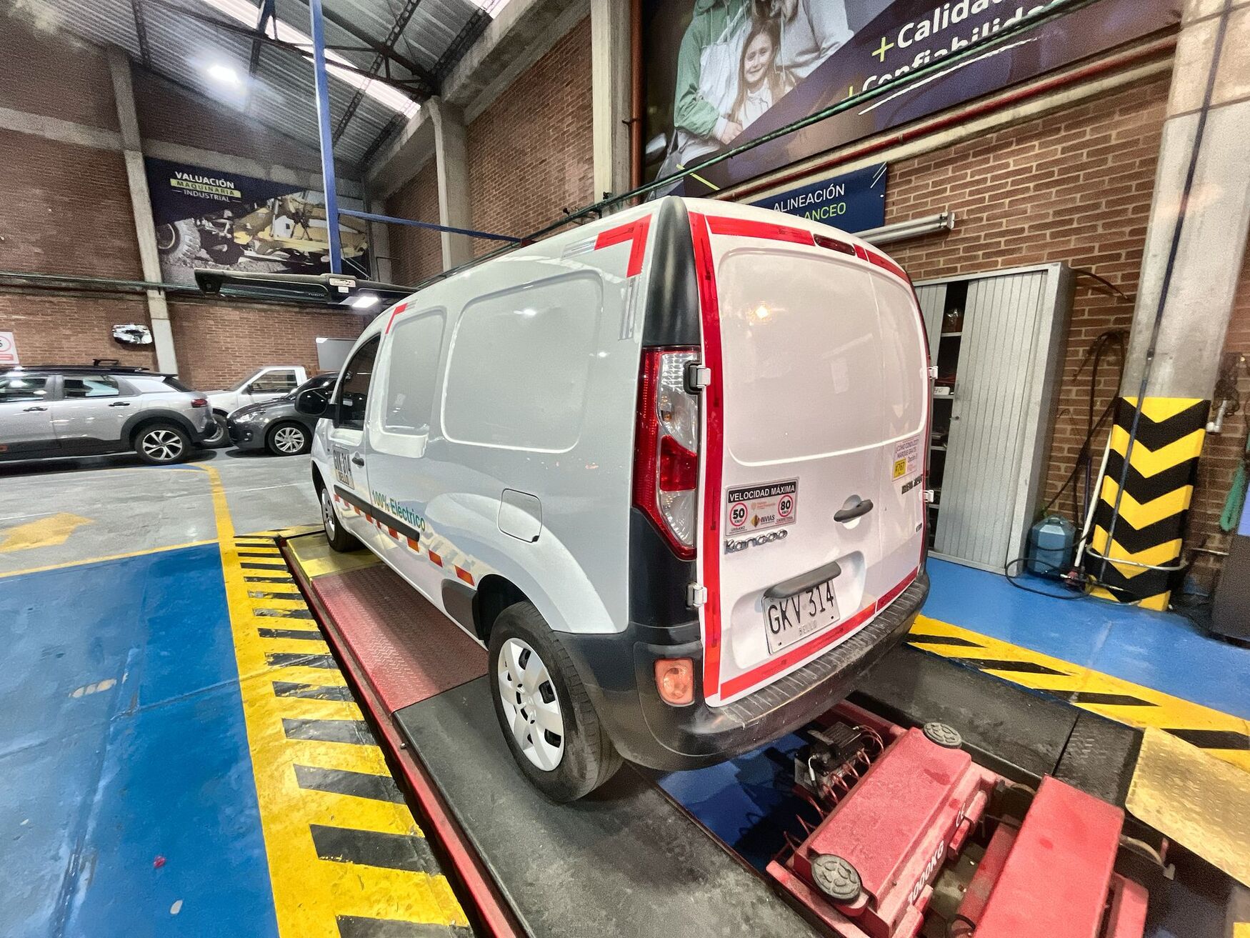 Renault - Kangoo ZE - 2020 image number 7