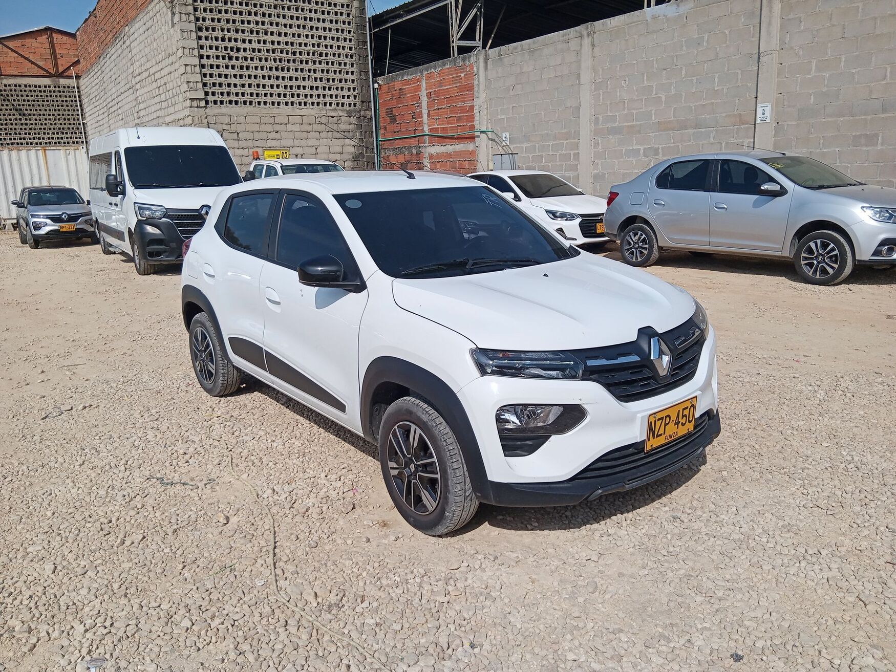 Renault - Kwid - 2025 image number 1