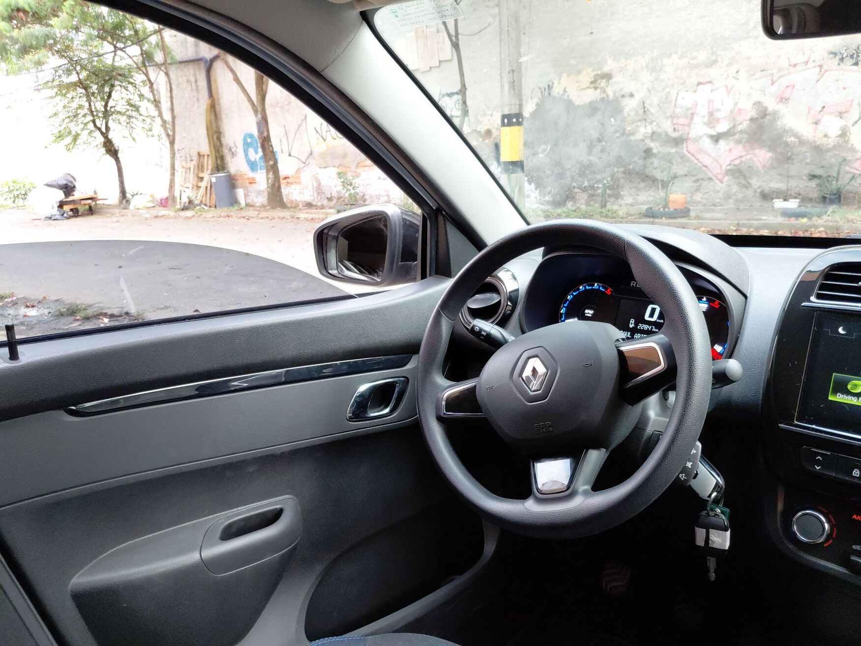 Renault - Kwid - 2025 image number 11