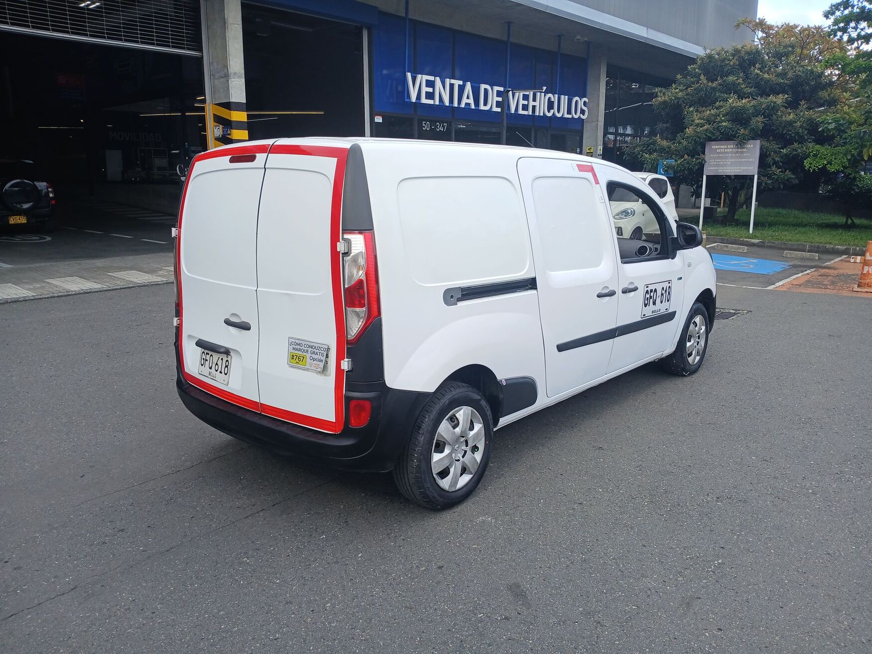 Renault - Kangoo ZE - 2019 image number 9