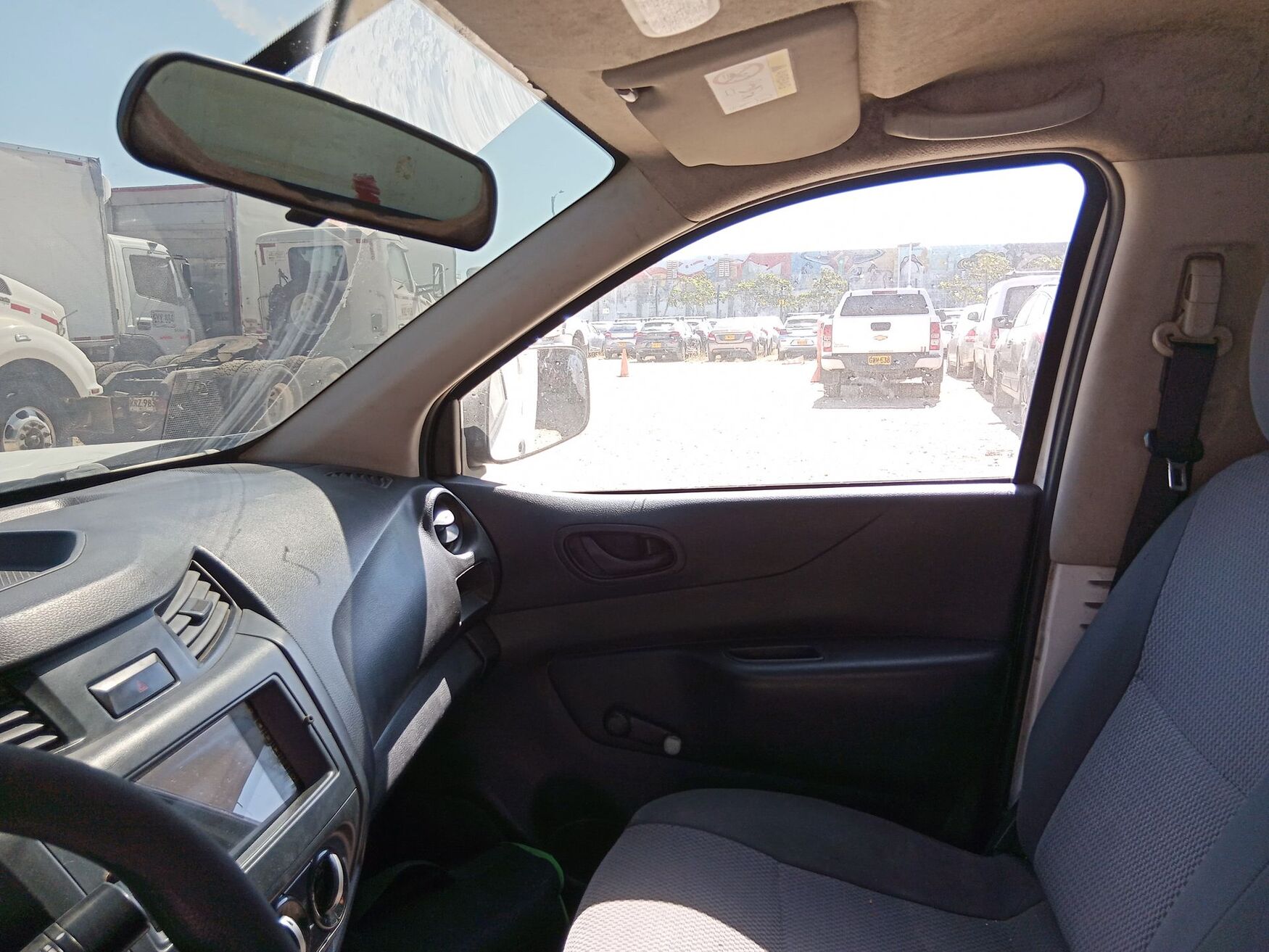 Nissan - Frontier - 2019 image number 2