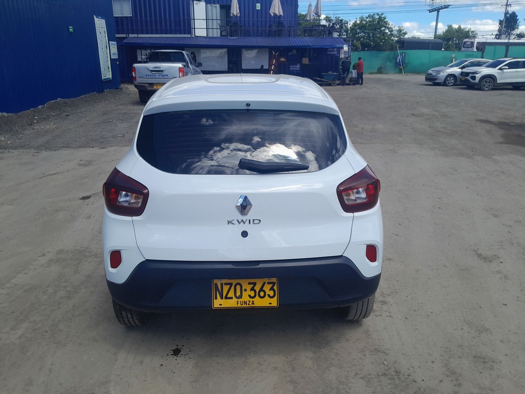 Renault - Kwid - 2025 image number 8