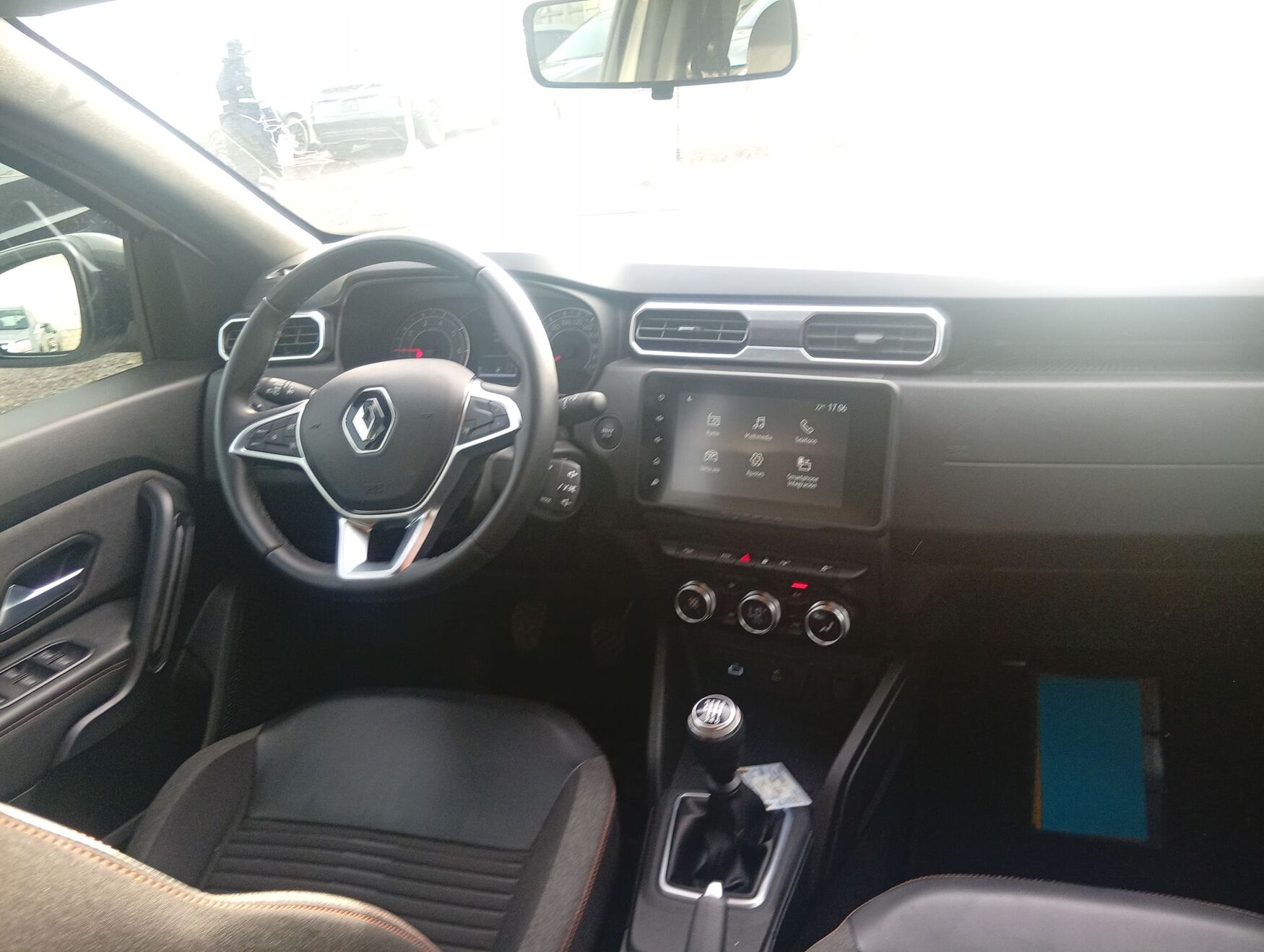 Renault - Duster - 2025 image number 11