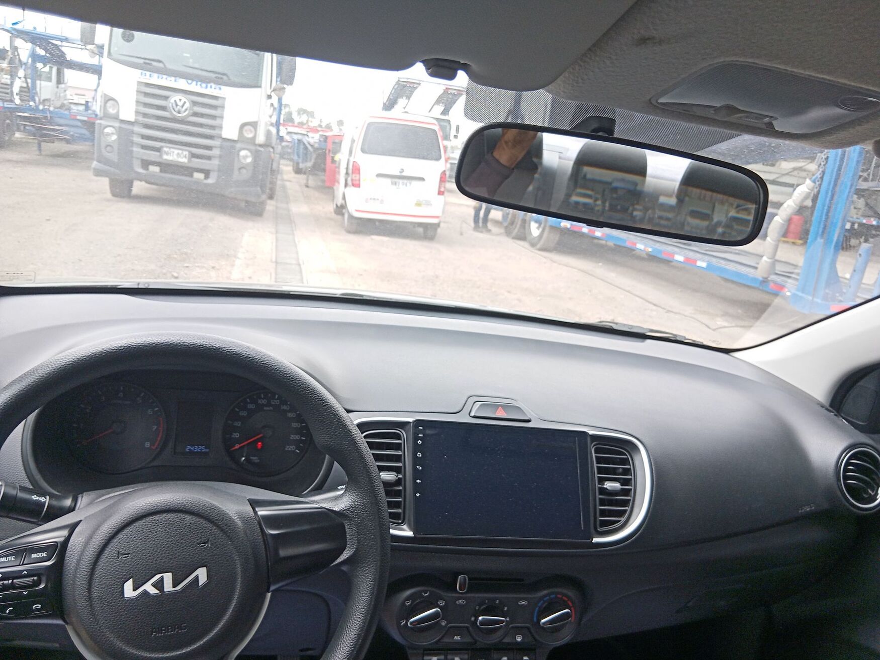 Kia - Soluto - 2026 image number 11