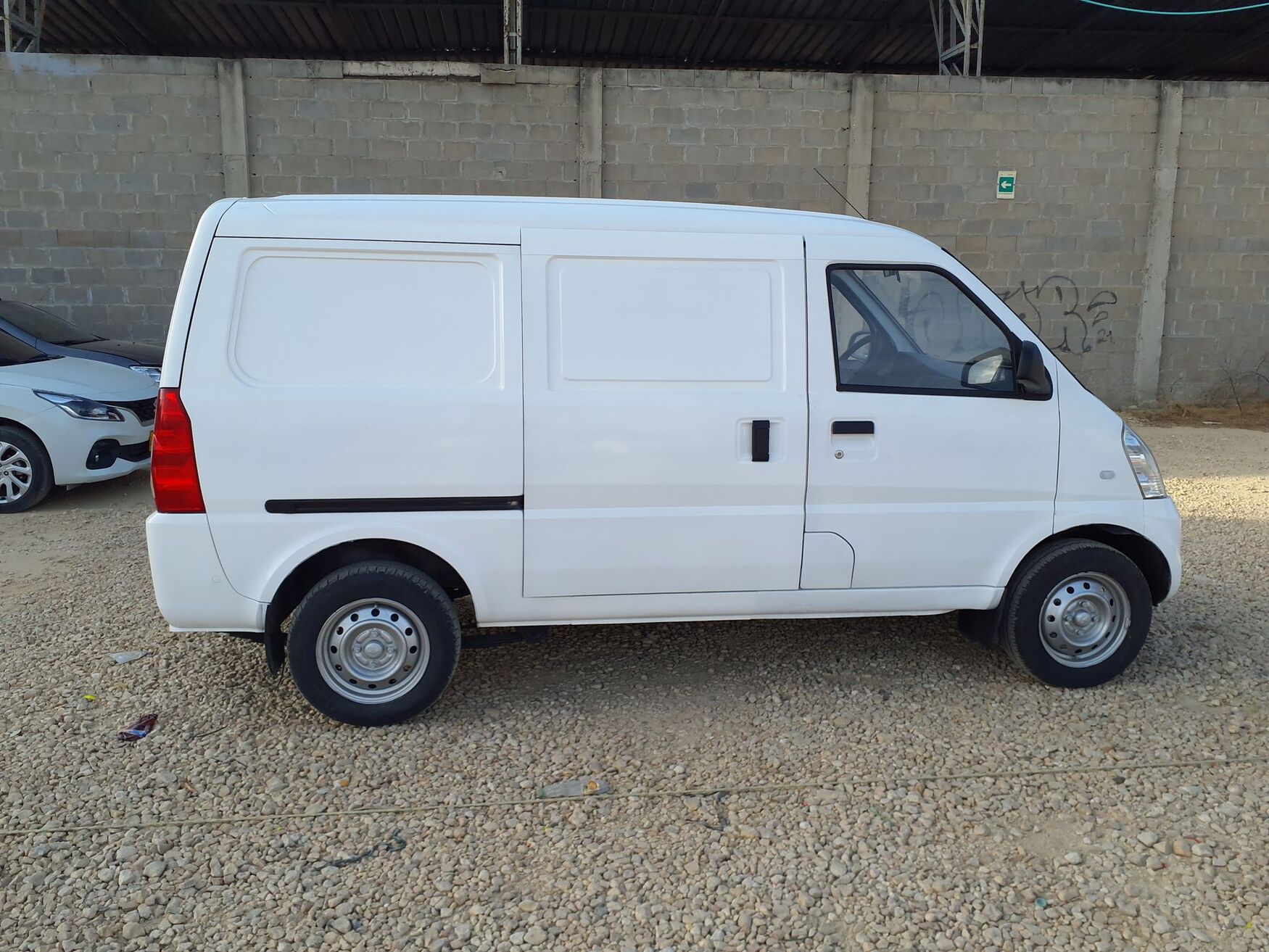 Chevrolet - N300 - 2021 image number 10