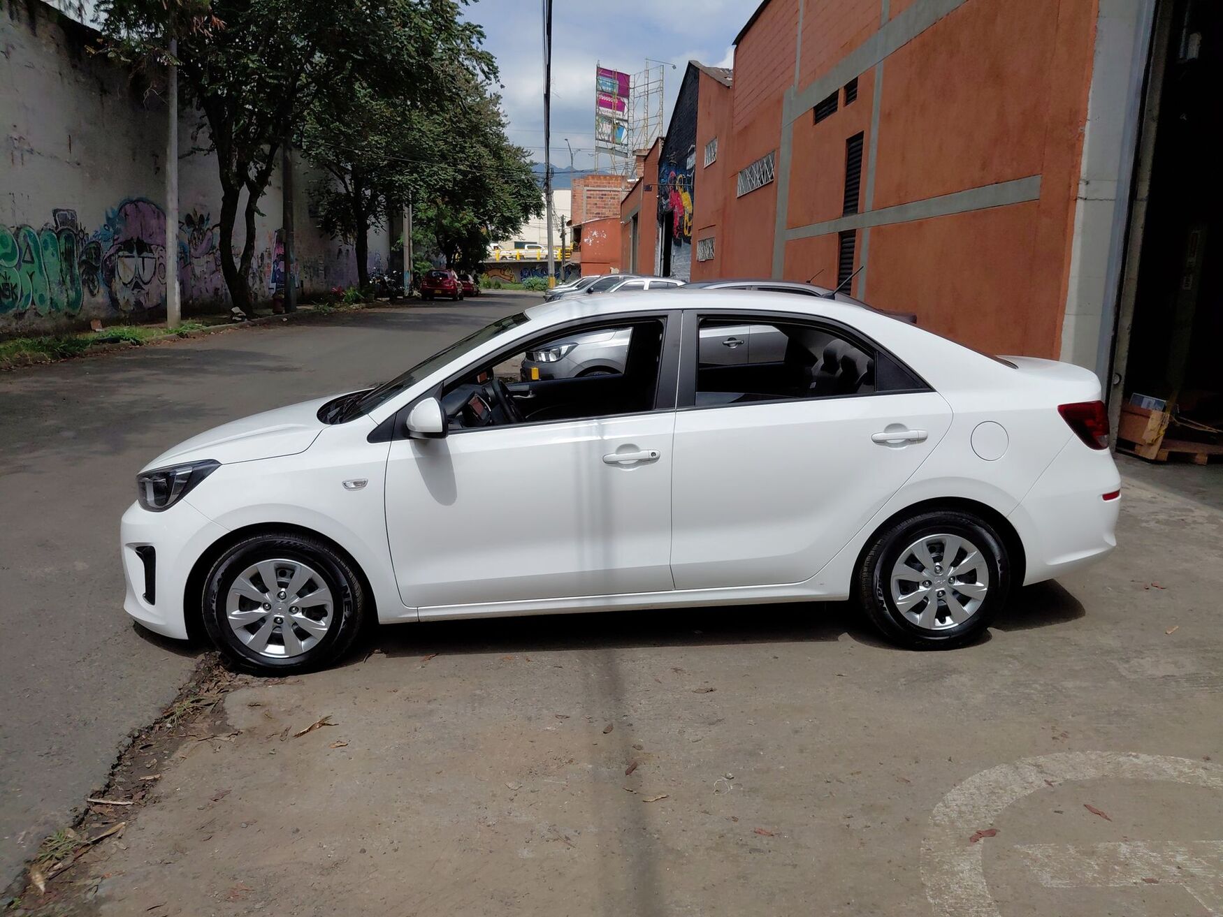 Kia - Soluto - 2025 image number 6