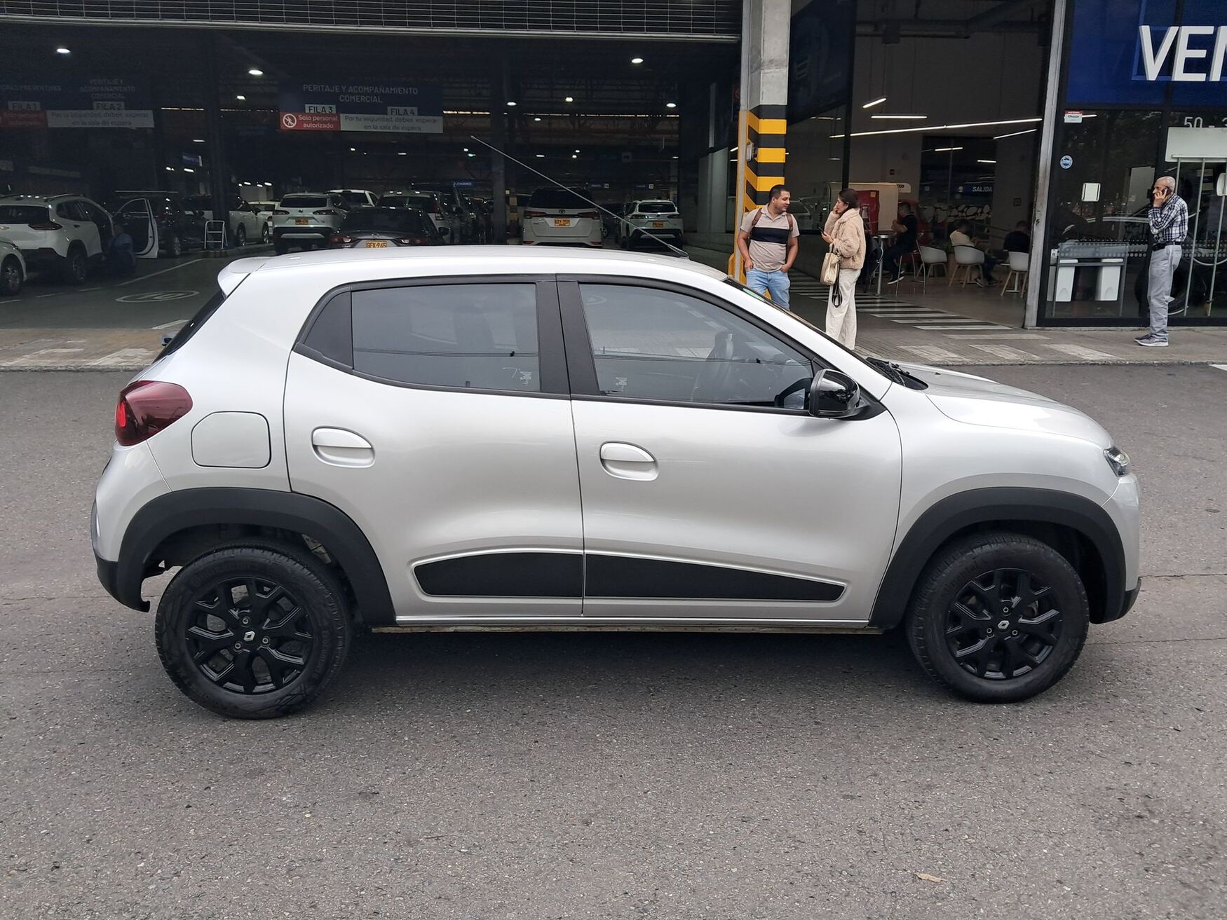 Renault - Kwid - 2026 image number 10