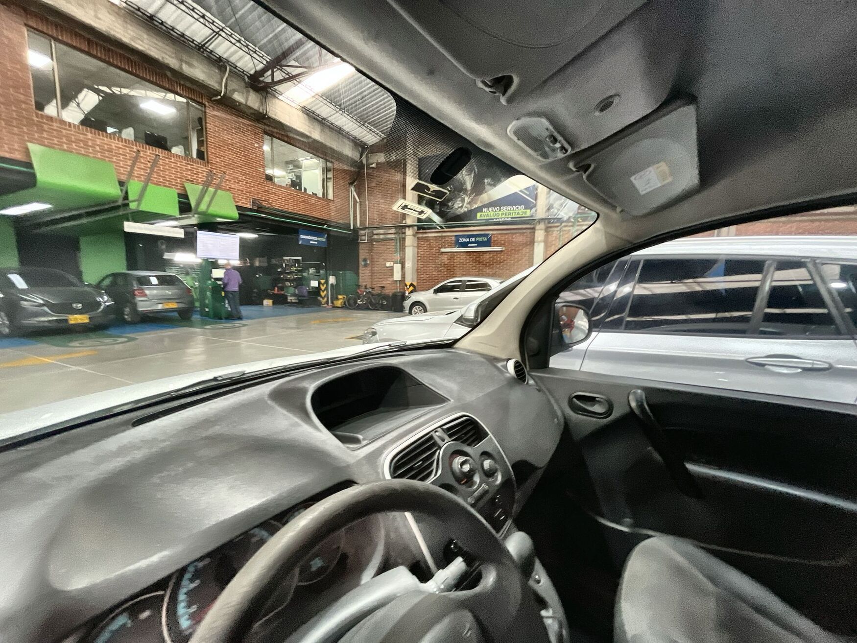 Renault - Kangoo ZE - 2020 image number 2