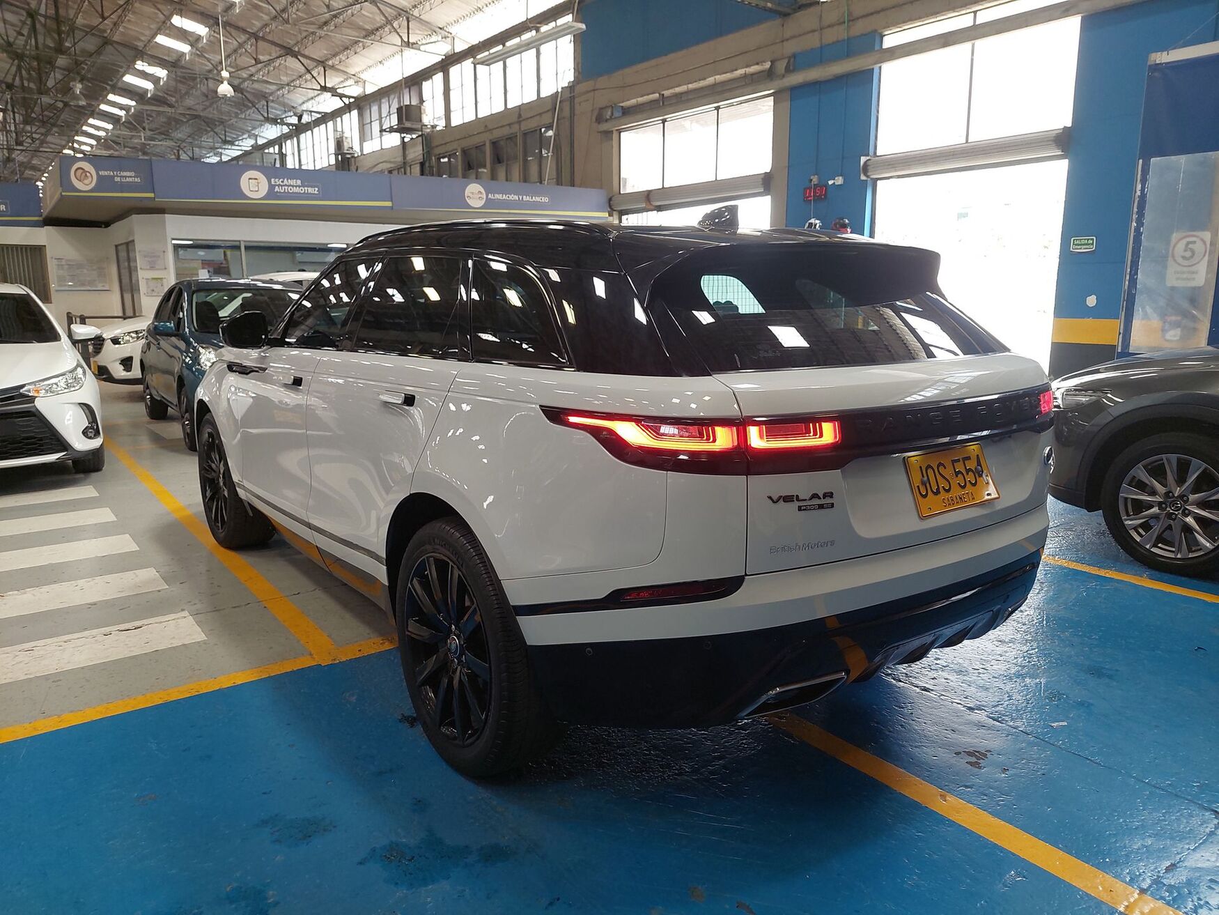 Land Rover - Velar - 2020 image number 7