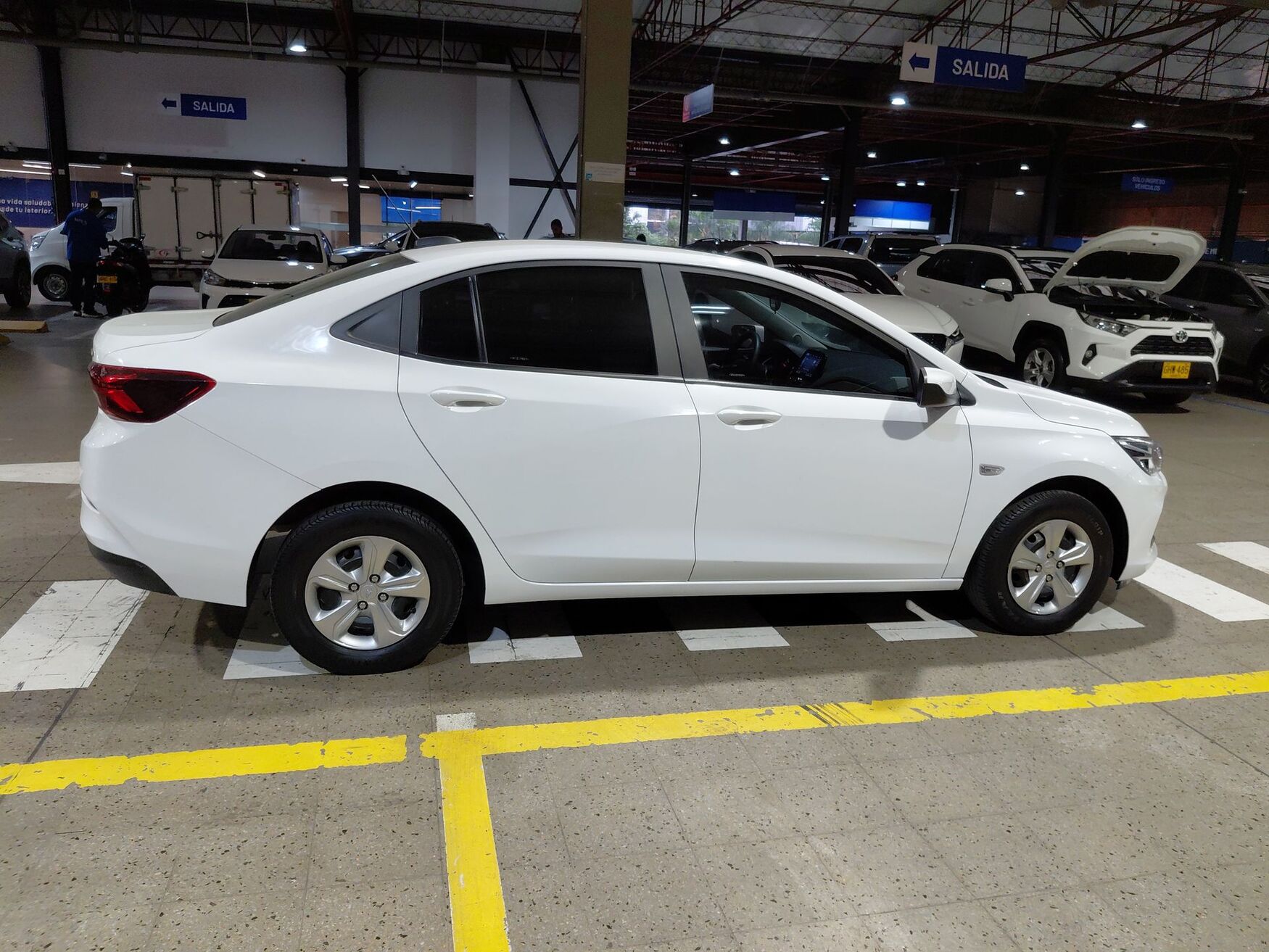 Chevrolet - Onix - 2025 image number 10