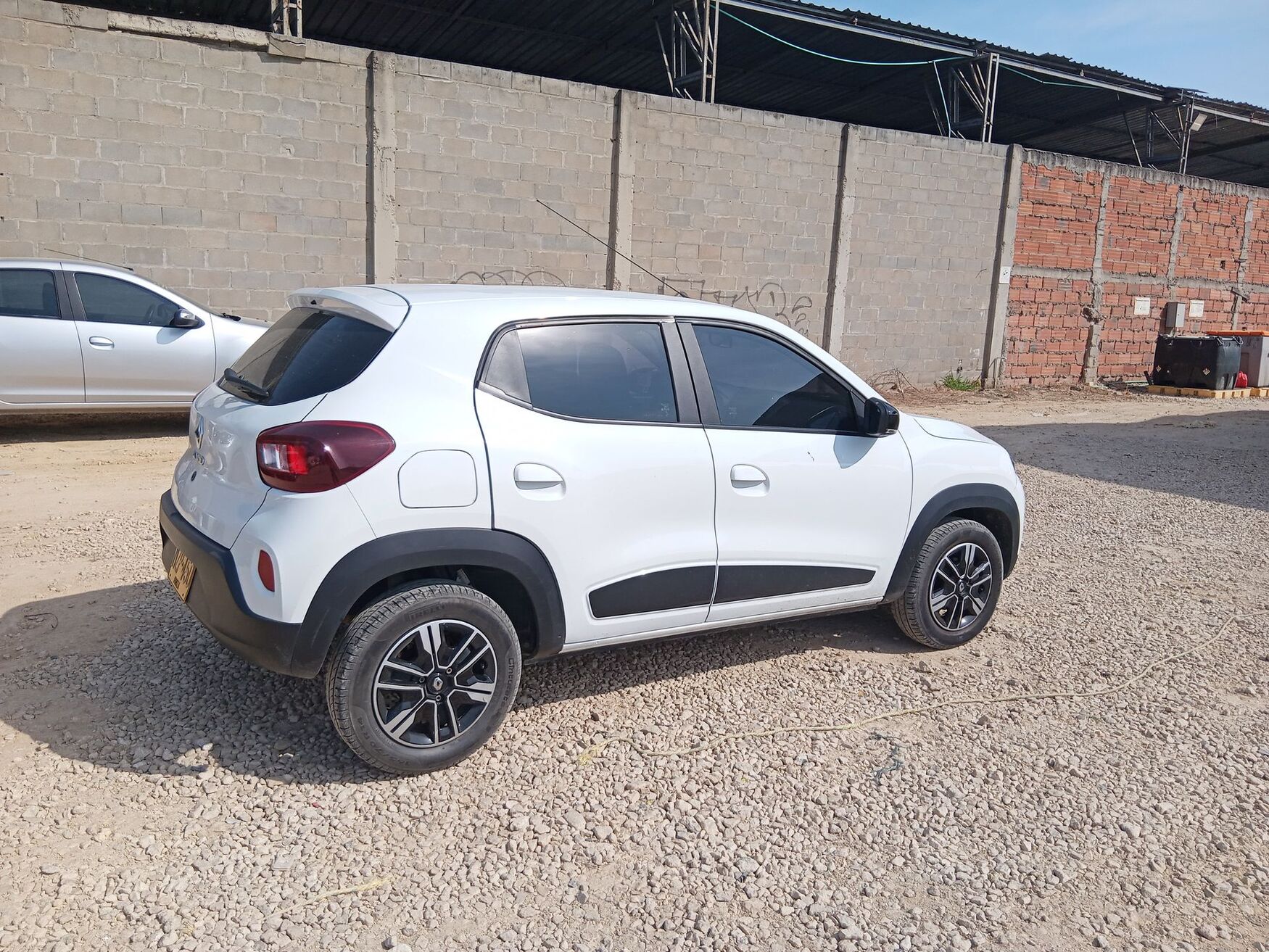 Renault - Kwid - 2025 image number 9
