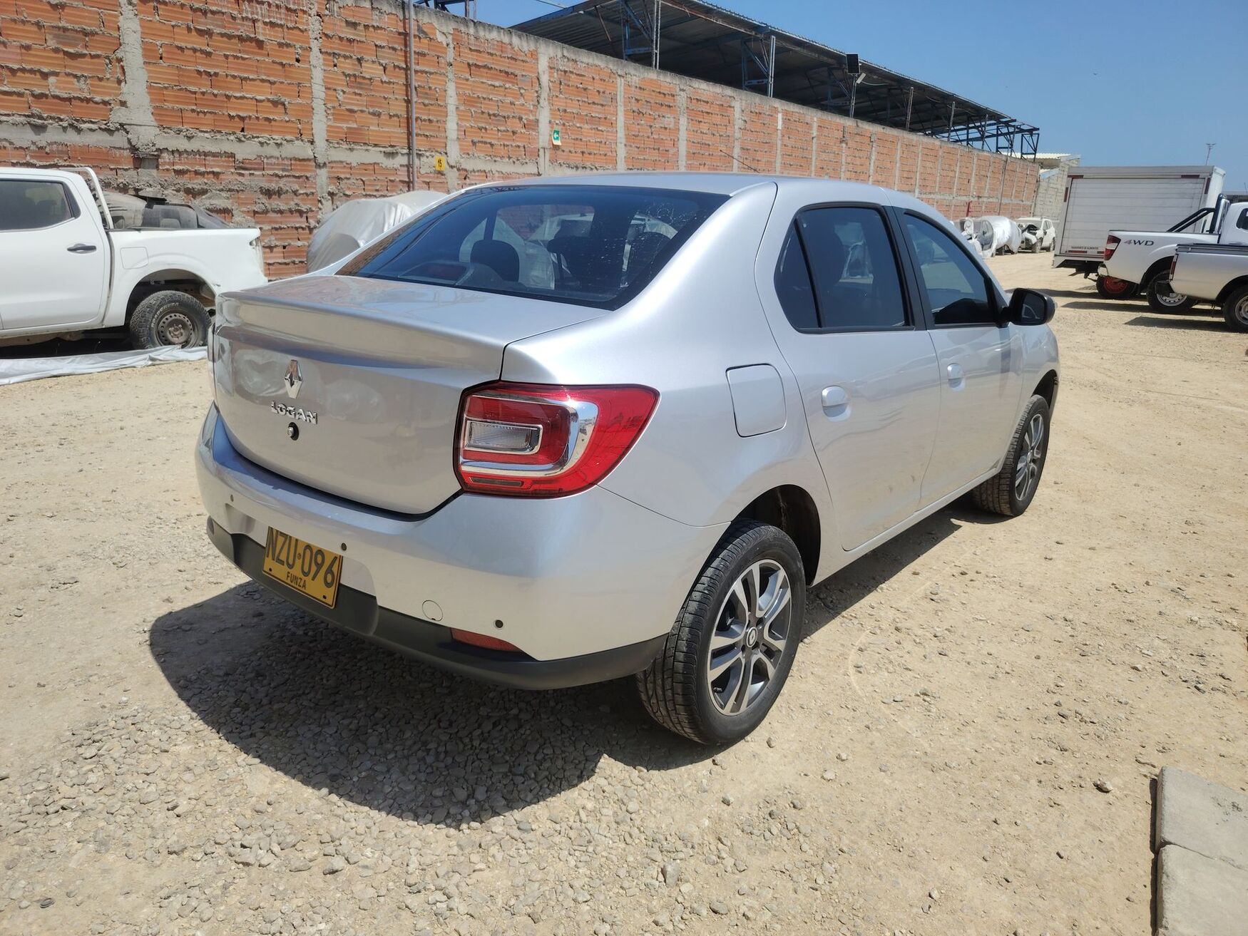 Renault - Logan - 2026 image number 9