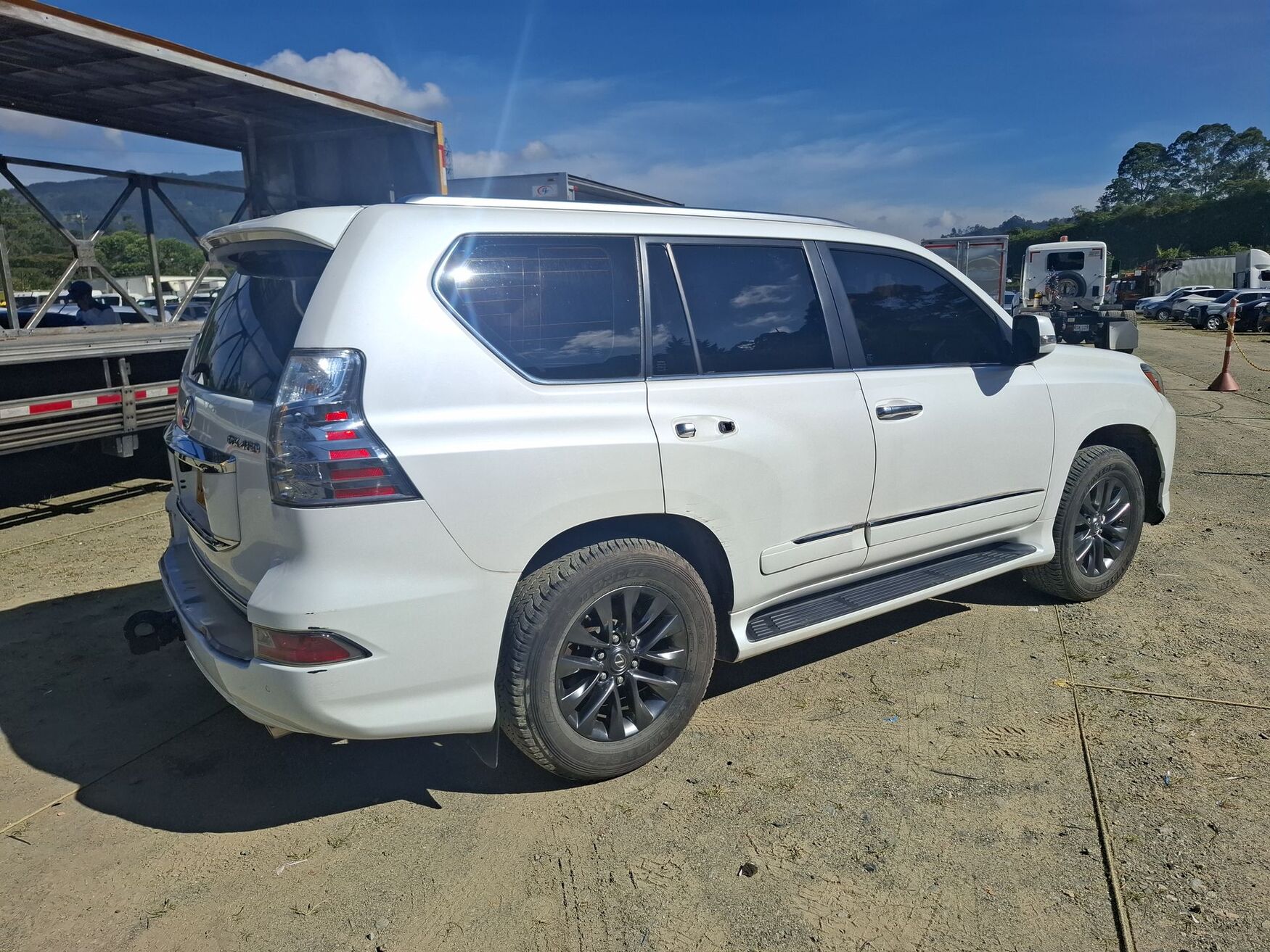 Lexus - GX 460 - 2016 image number 9