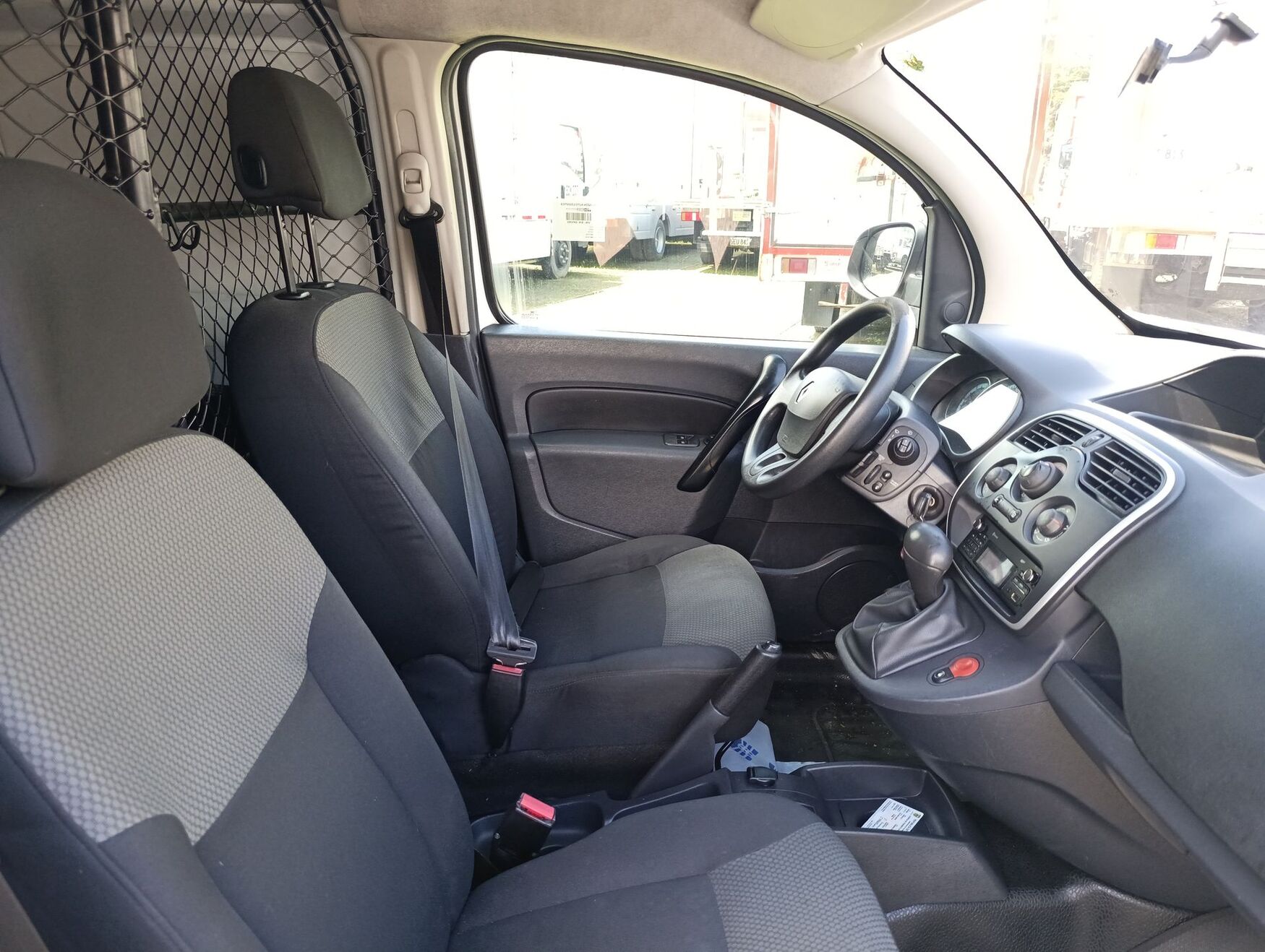 Renault - Kangoo ZE - 2020 image number 2