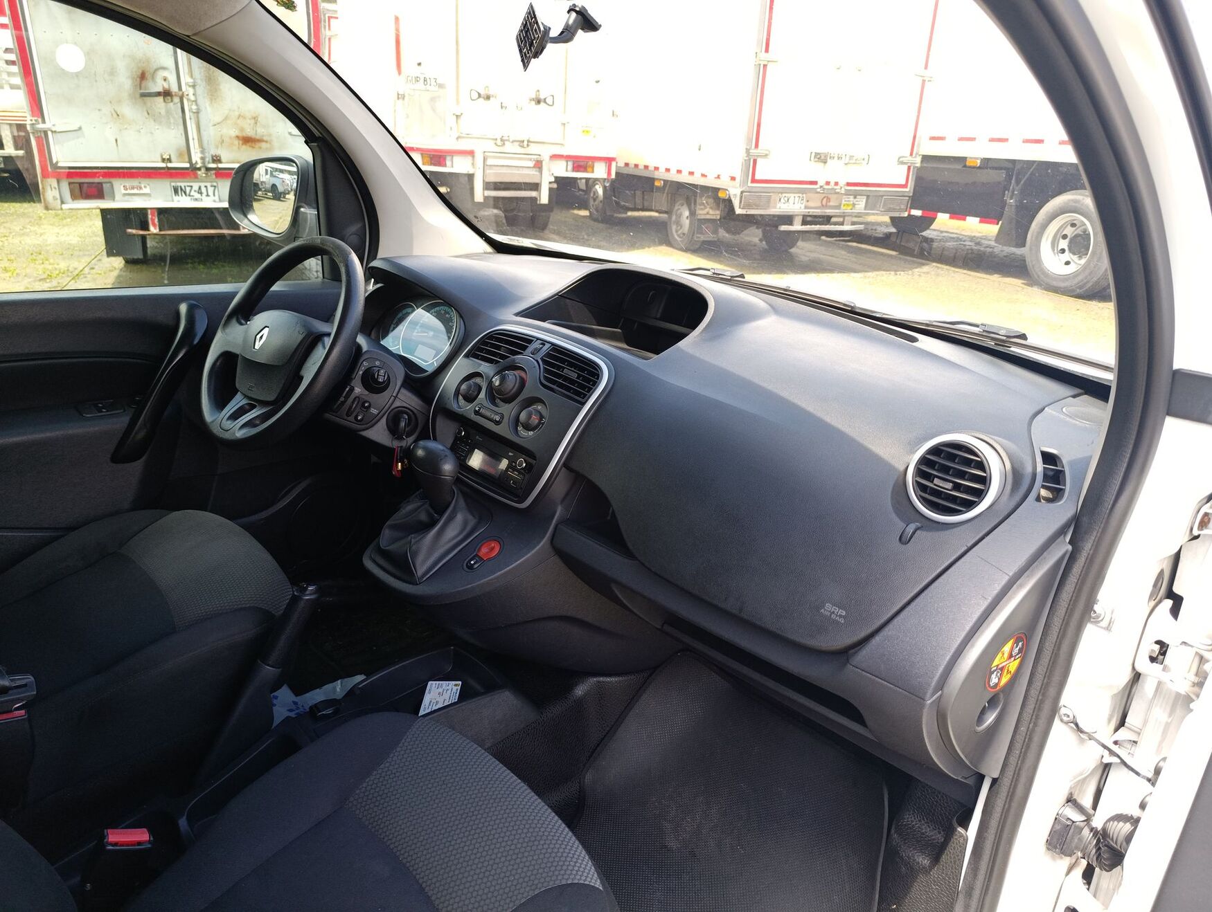 Renault - Kangoo ZE - 2020 image number 11