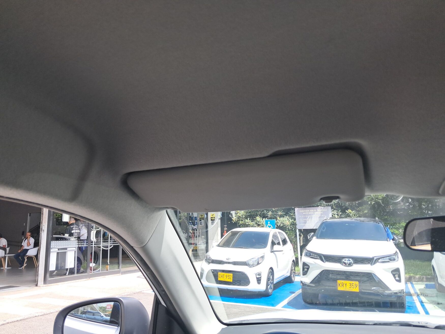 Suzuki - Vitara - 2023 image number 2