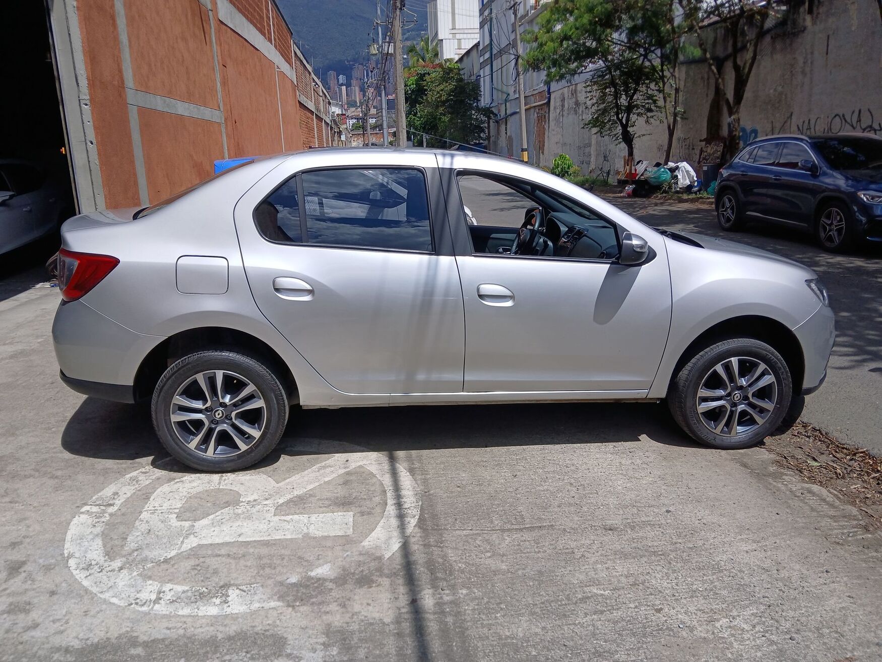 Renault - Logan - 2026 image number 10