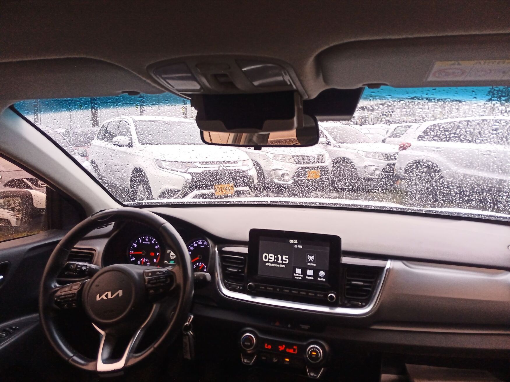 Kia - Stonic - 2023 image number 11