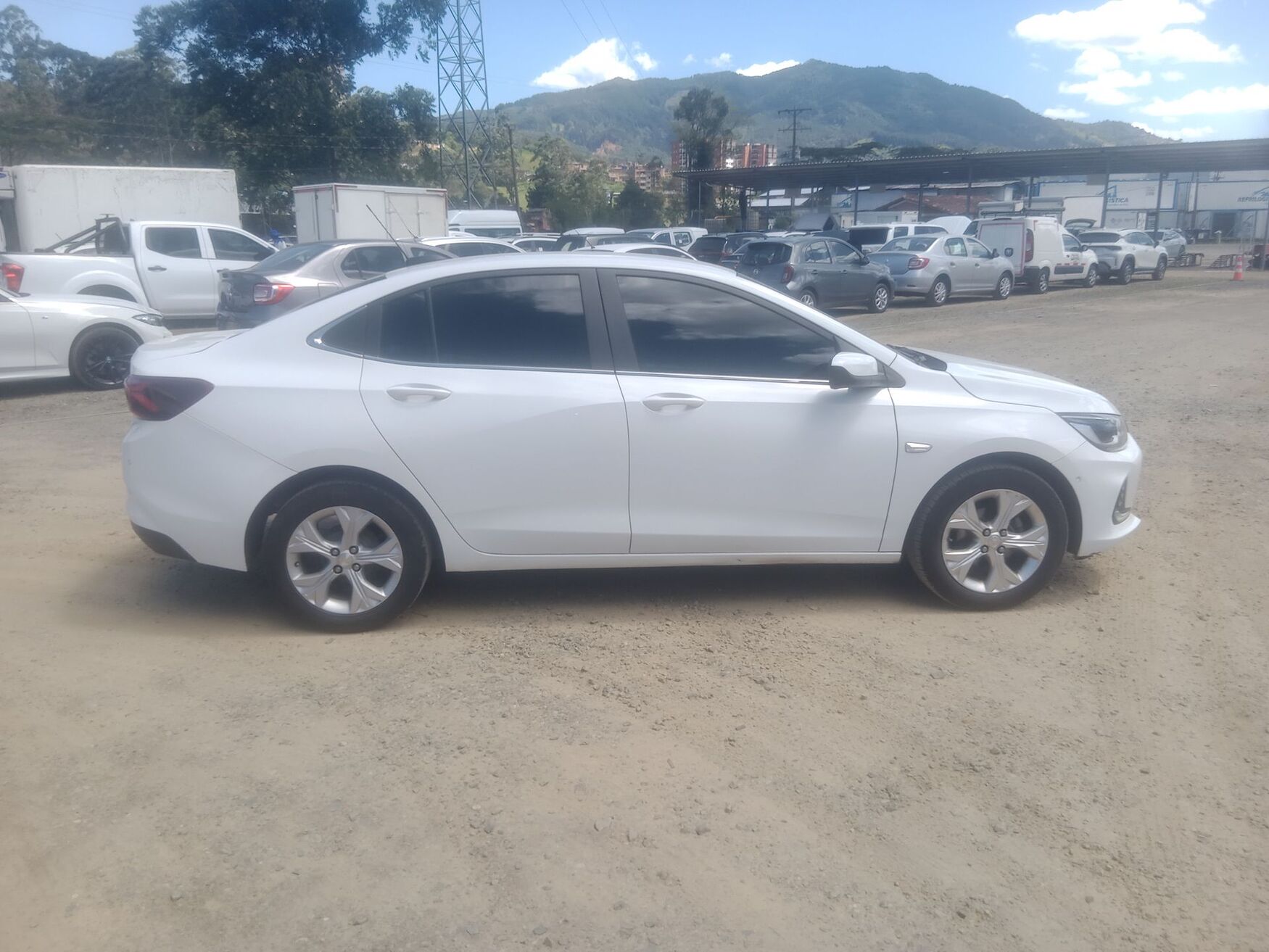 Chevrolet - Onix - 2022 image number 10