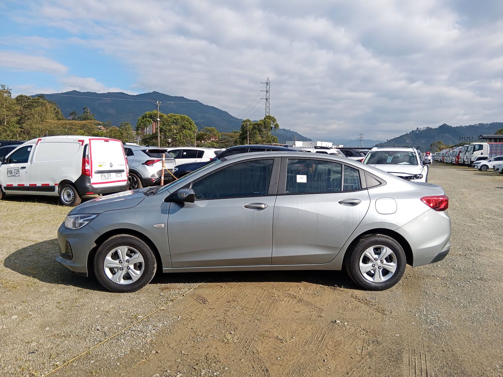 Chevrolet - Onix - 2025 image number 6