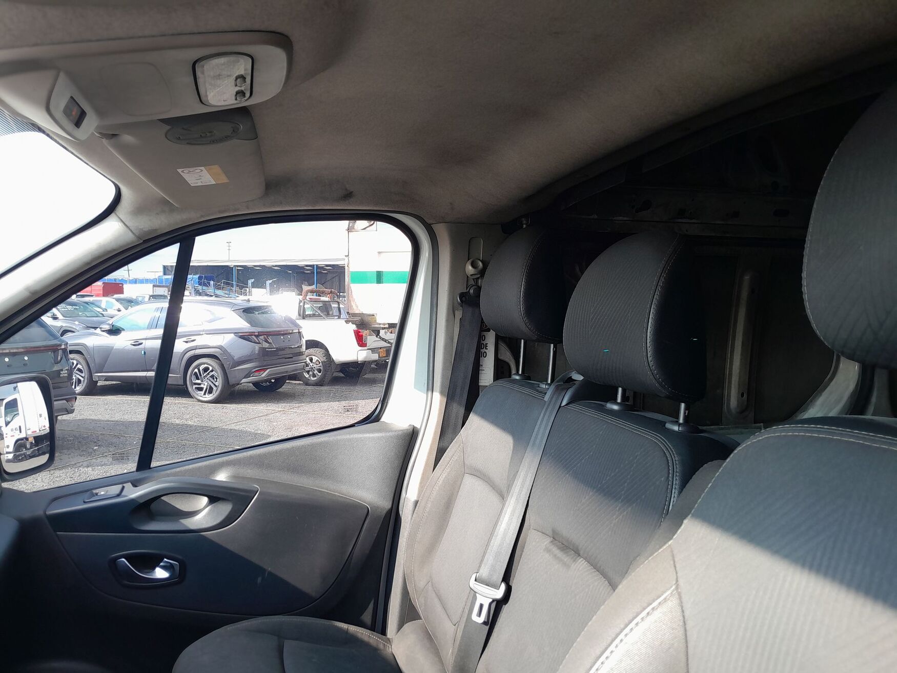 Renault - Trafic - 2021 image number 3