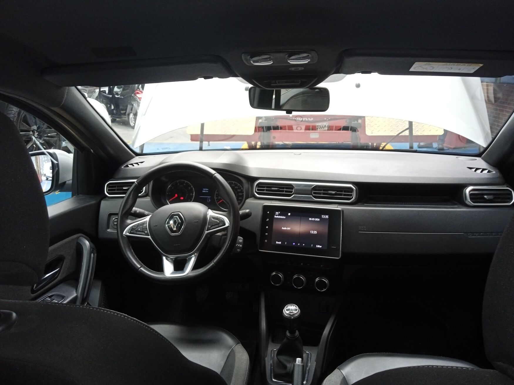 Renault - Duster - 2023 image number 11