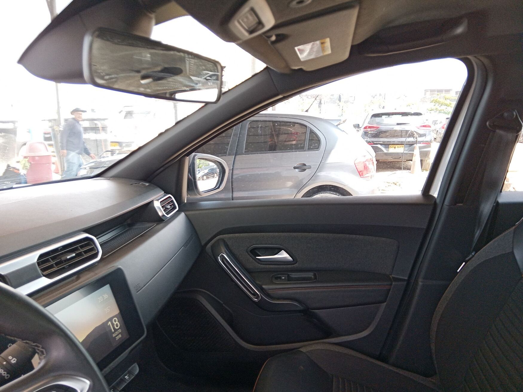 Renault - Duster - 2025 image number 2
