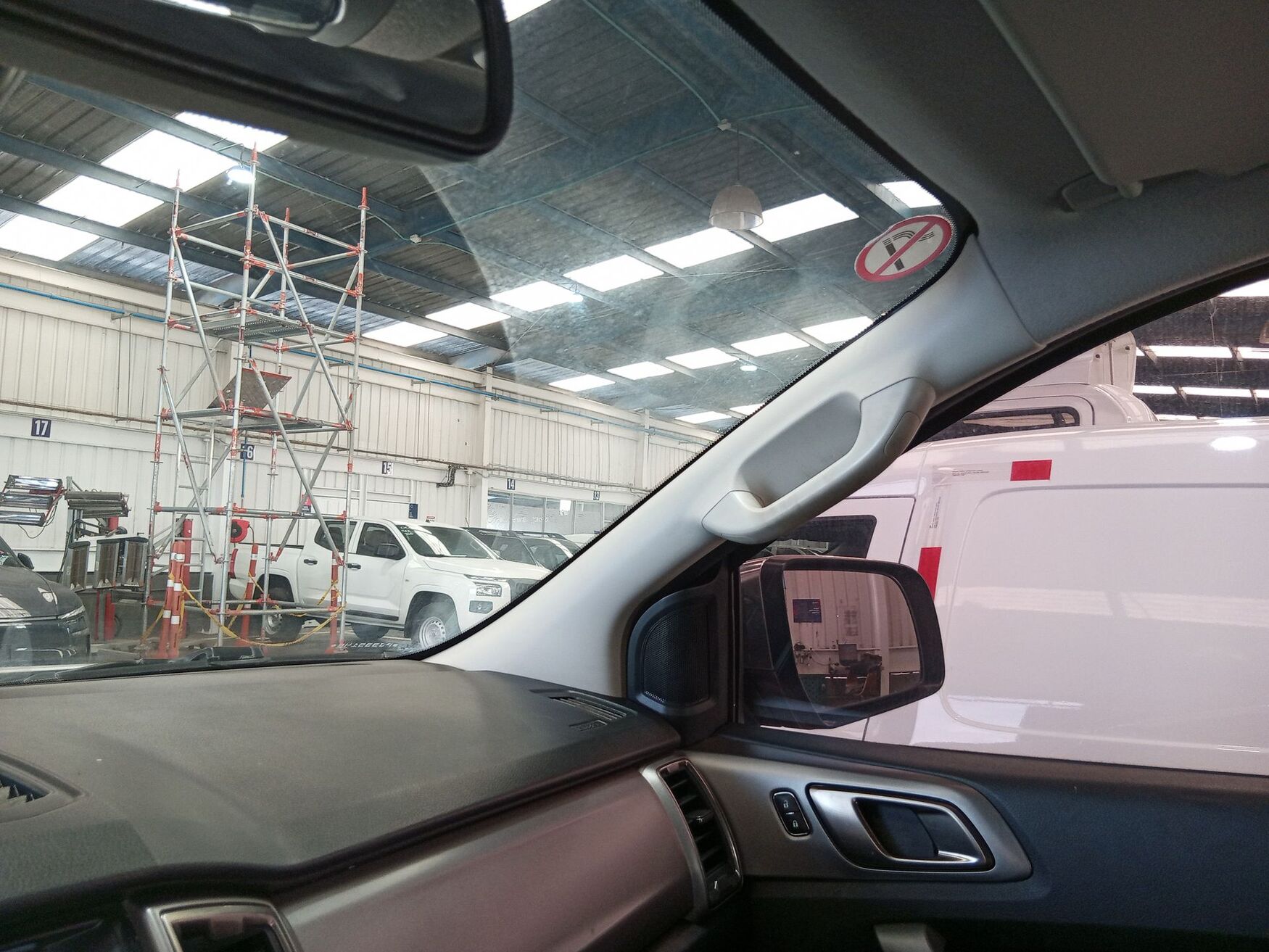 Ford - Ranger - 2023 image number 2