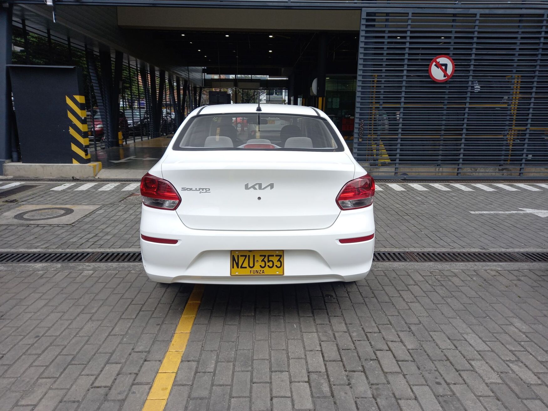 Kia - Soluto - 2025 image number 6