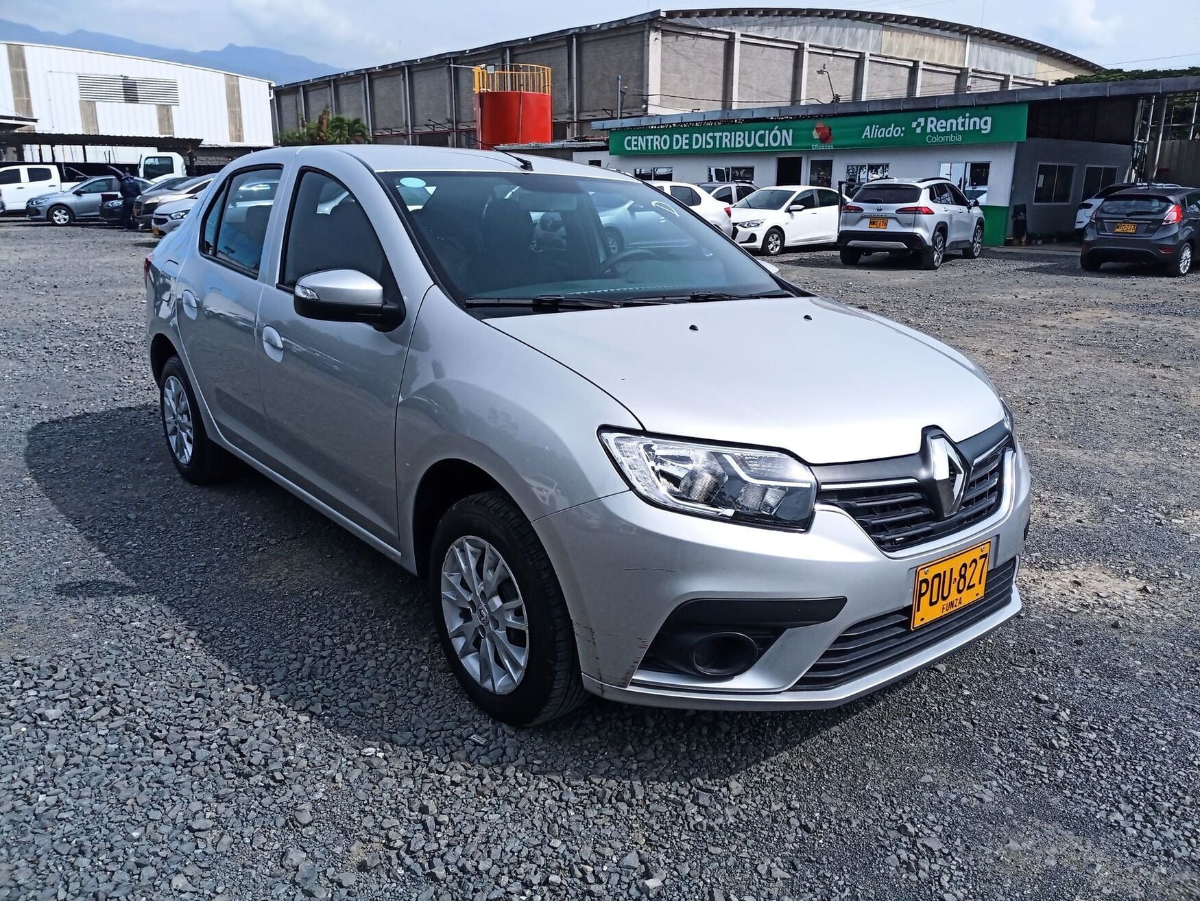 Renault - Logan - 2026 image number 1
