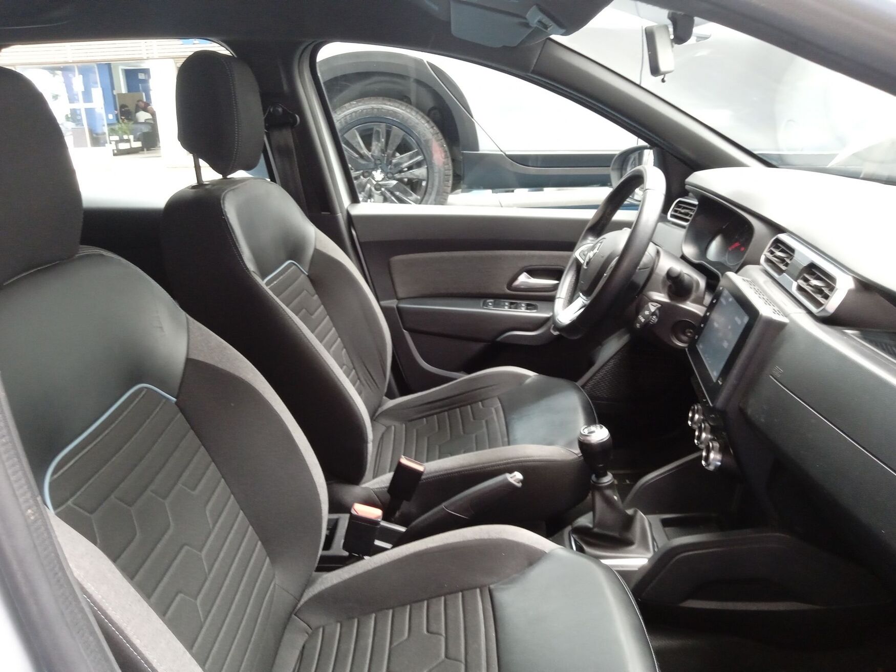 Renault - Duster - 2023 image number 3