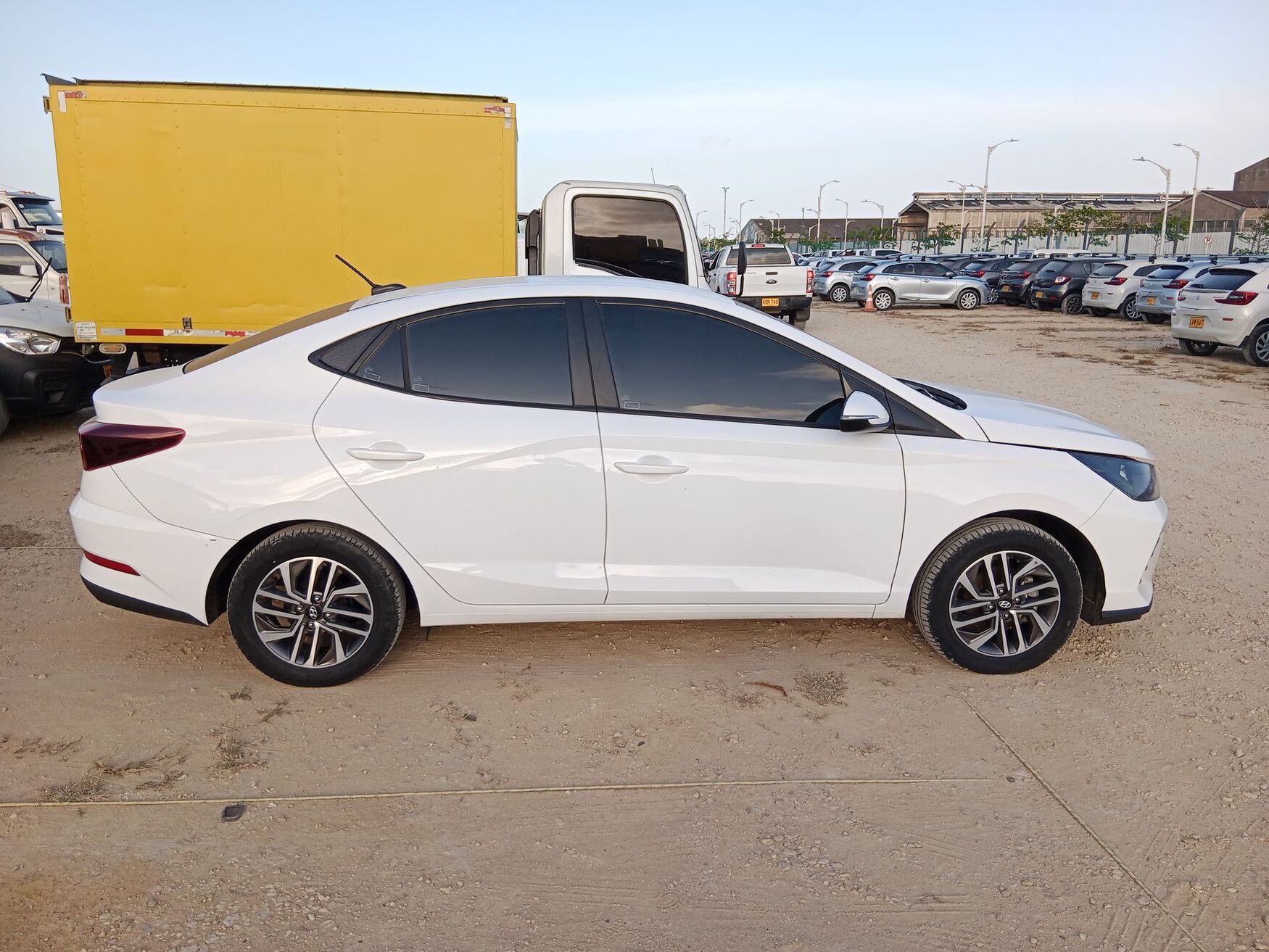 Hyundai - HB20S Accent - 2024 image number 10