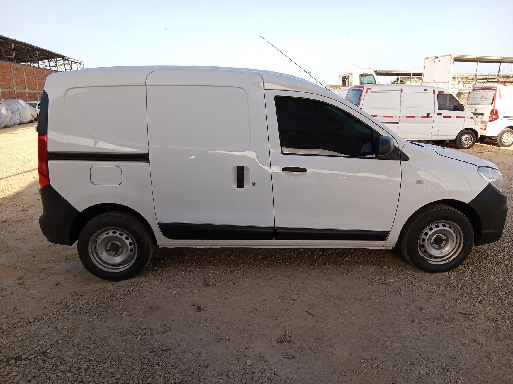 Renault - Kangoo - 2023 image number 10