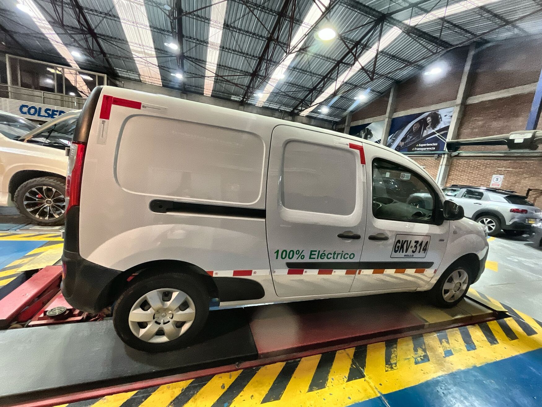 Renault - Kangoo ZE - 2020 image number 10