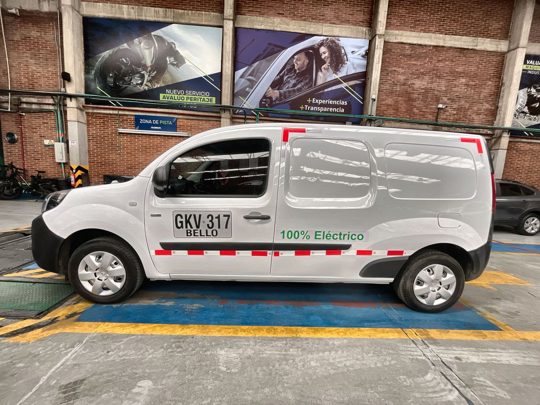 Renault - Kangoo ZE - 2020 image number 6