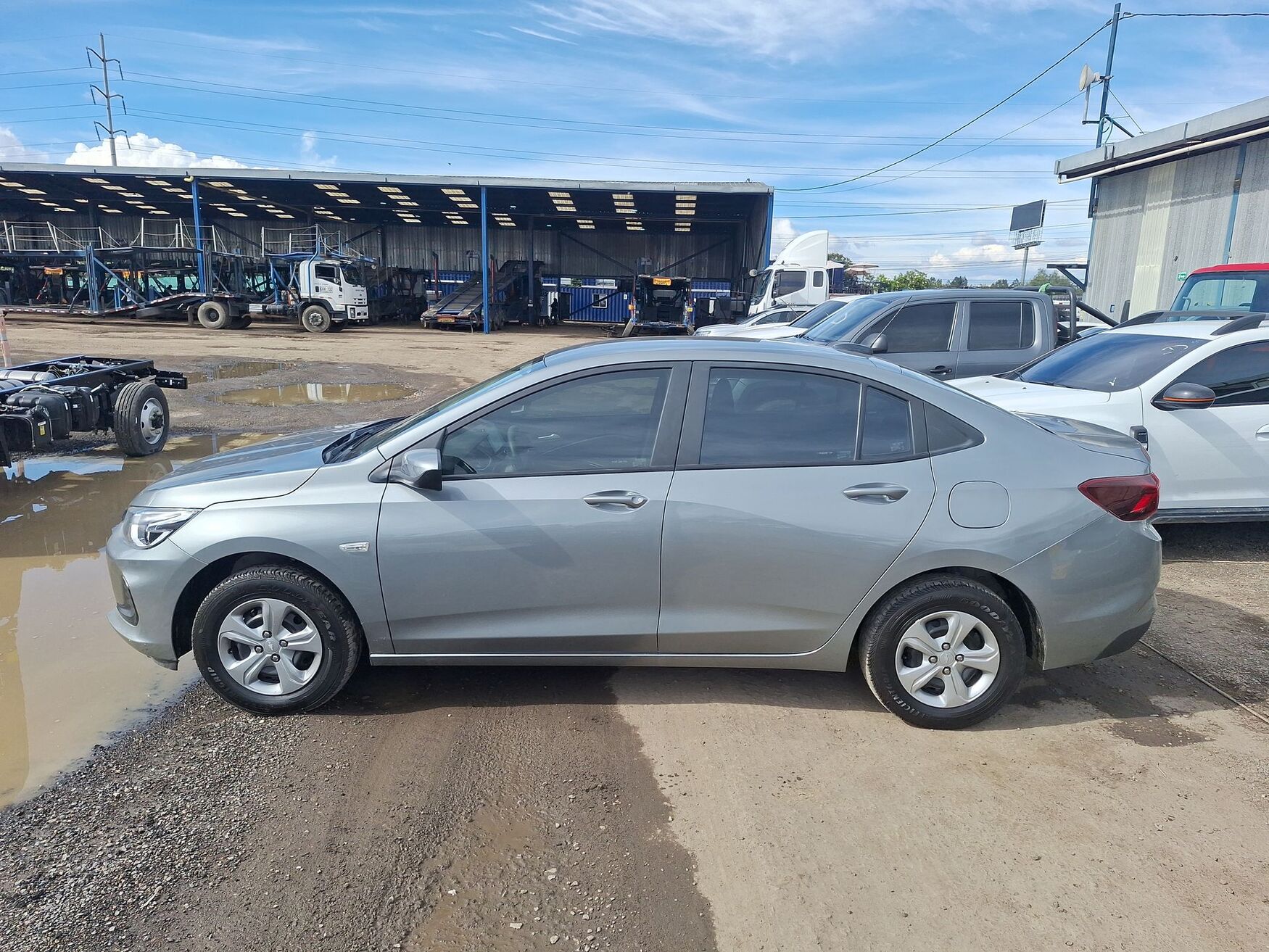 Chevrolet - Onix - 2025 image number 6