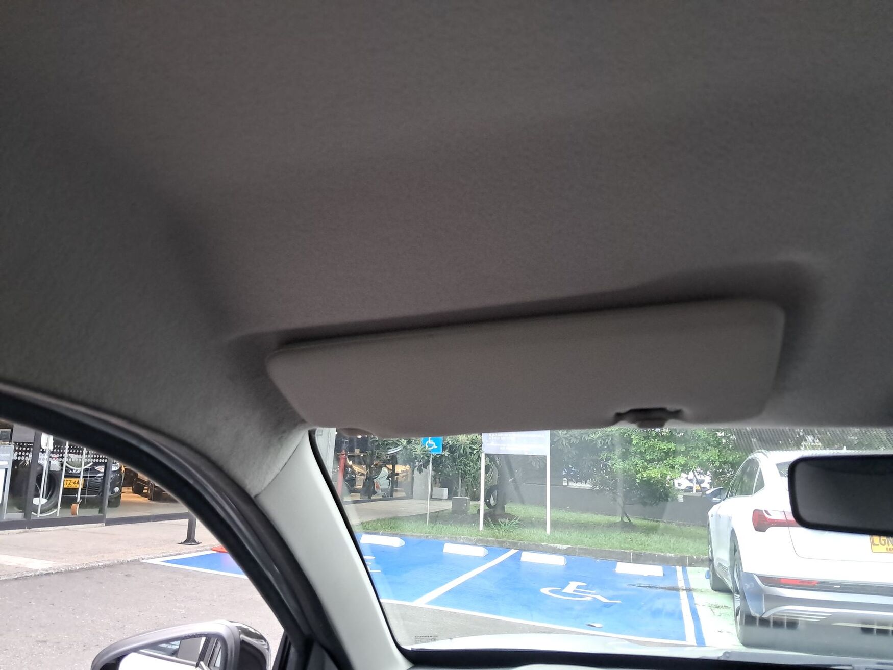 Renault - Kwid - 2026 image number 2