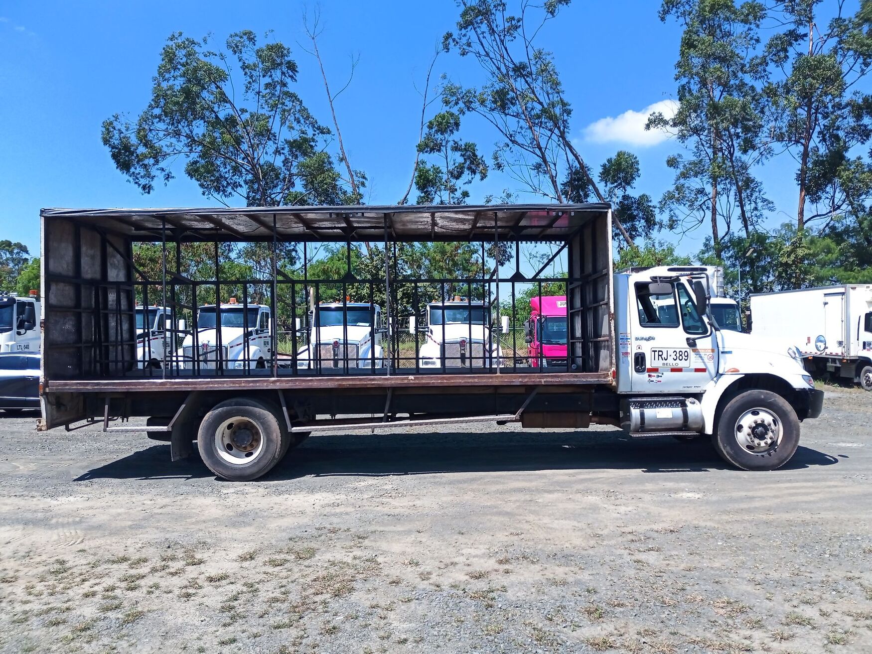 International - 4300 - 2012 image number 10